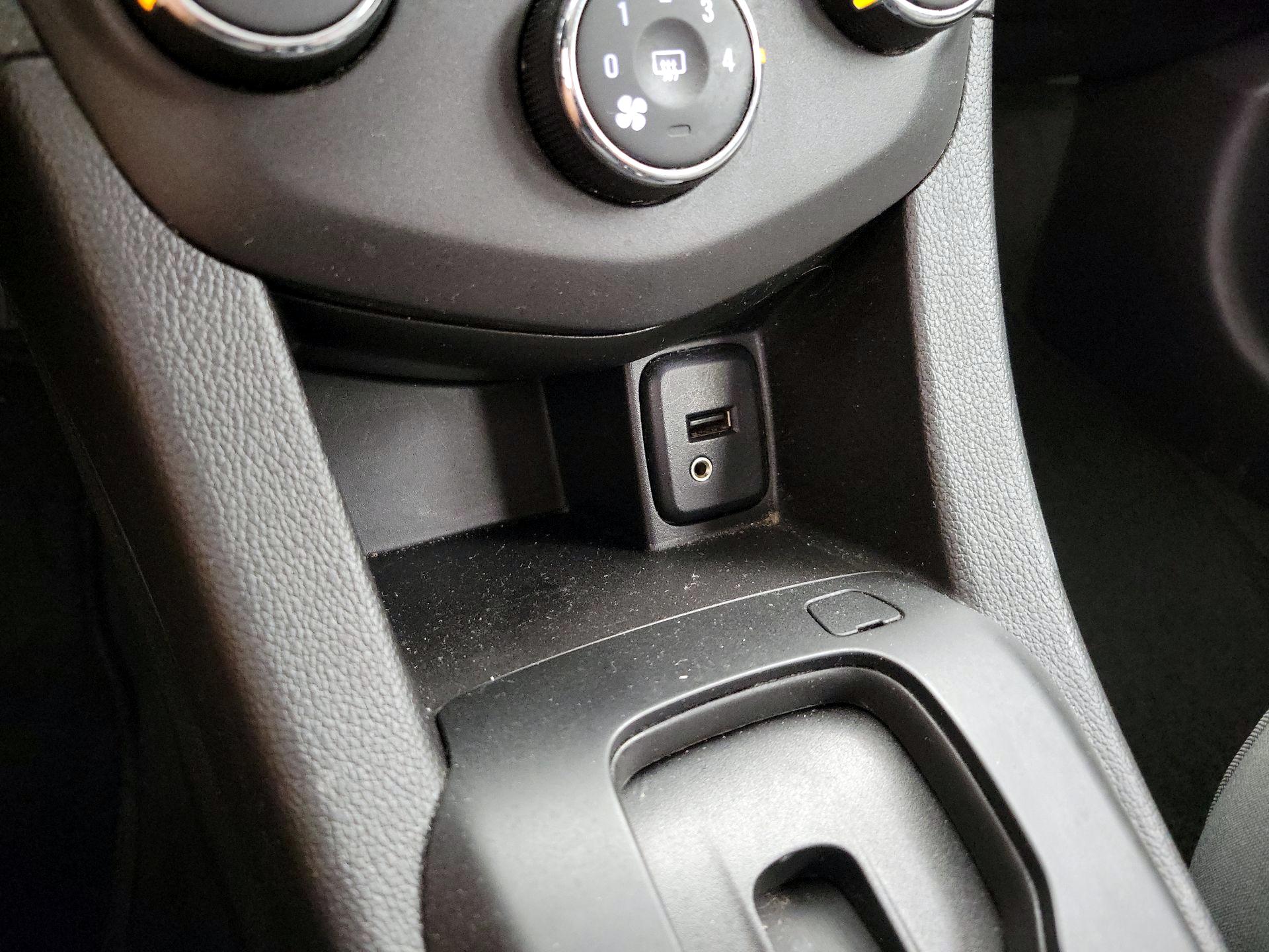 Thumbnail: 2017 Chevrolet Sonic - 18