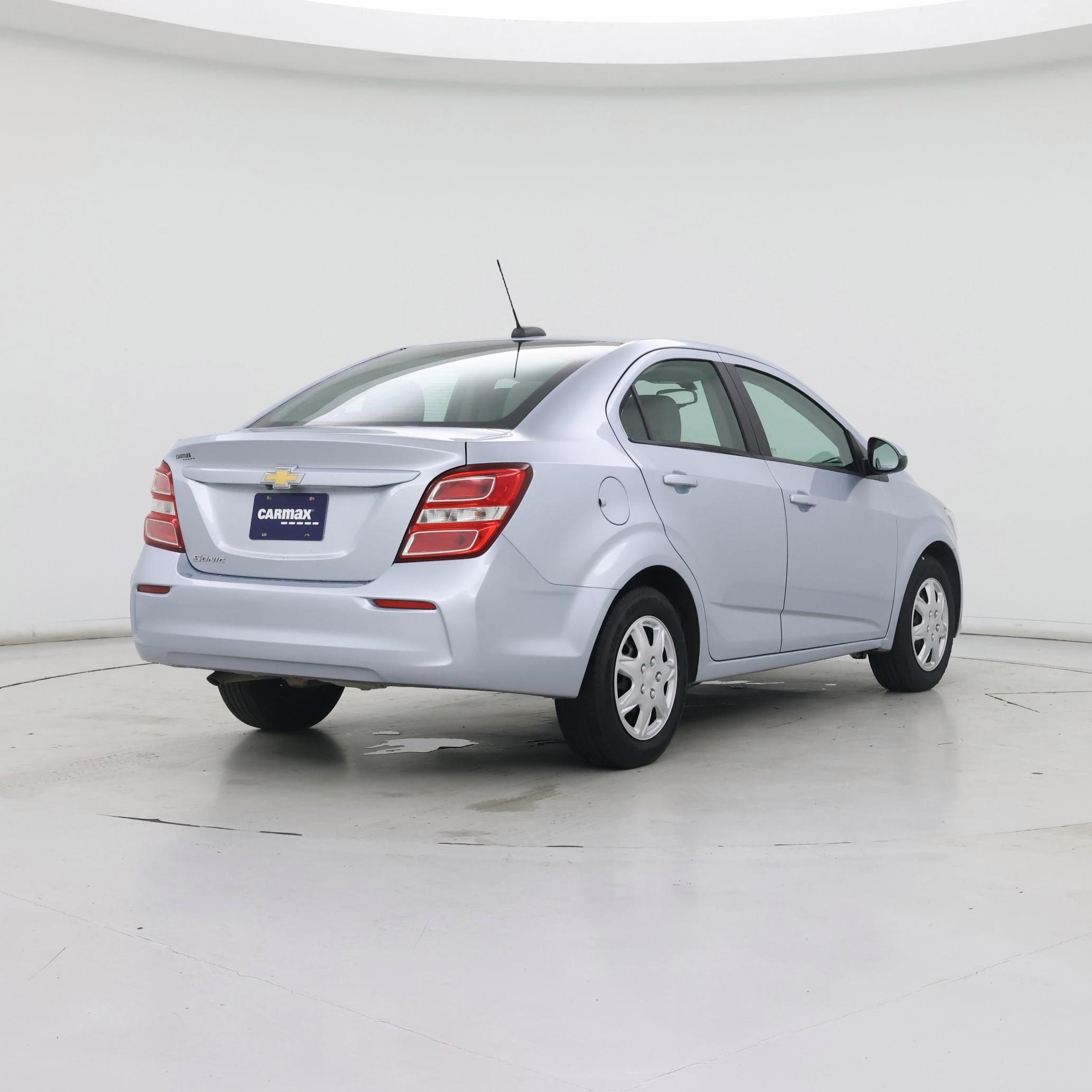 Thumbnail: 2017 Chevrolet Sonic - 8