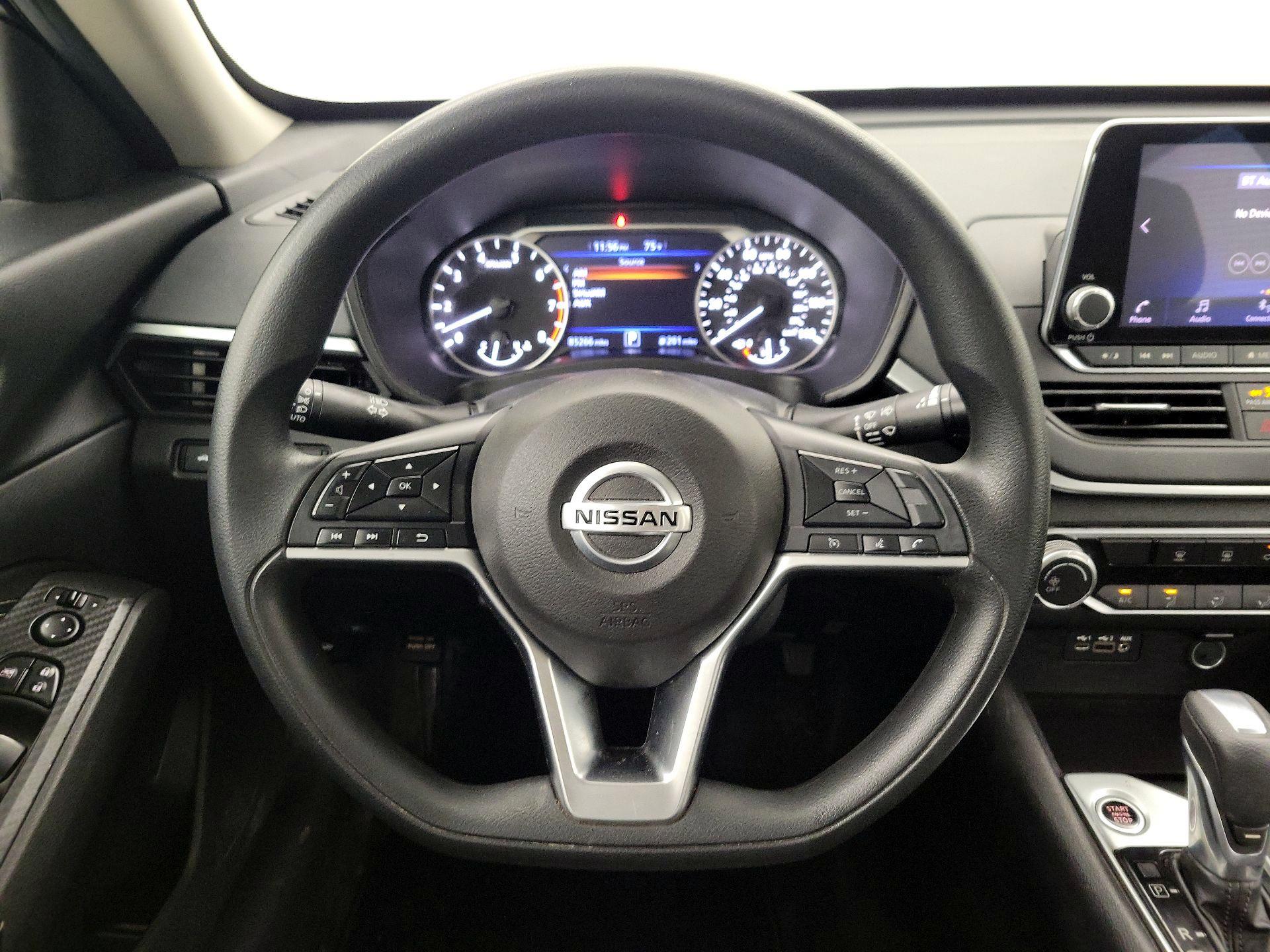 Thumbnail: 2019 Nissan Altima - 10