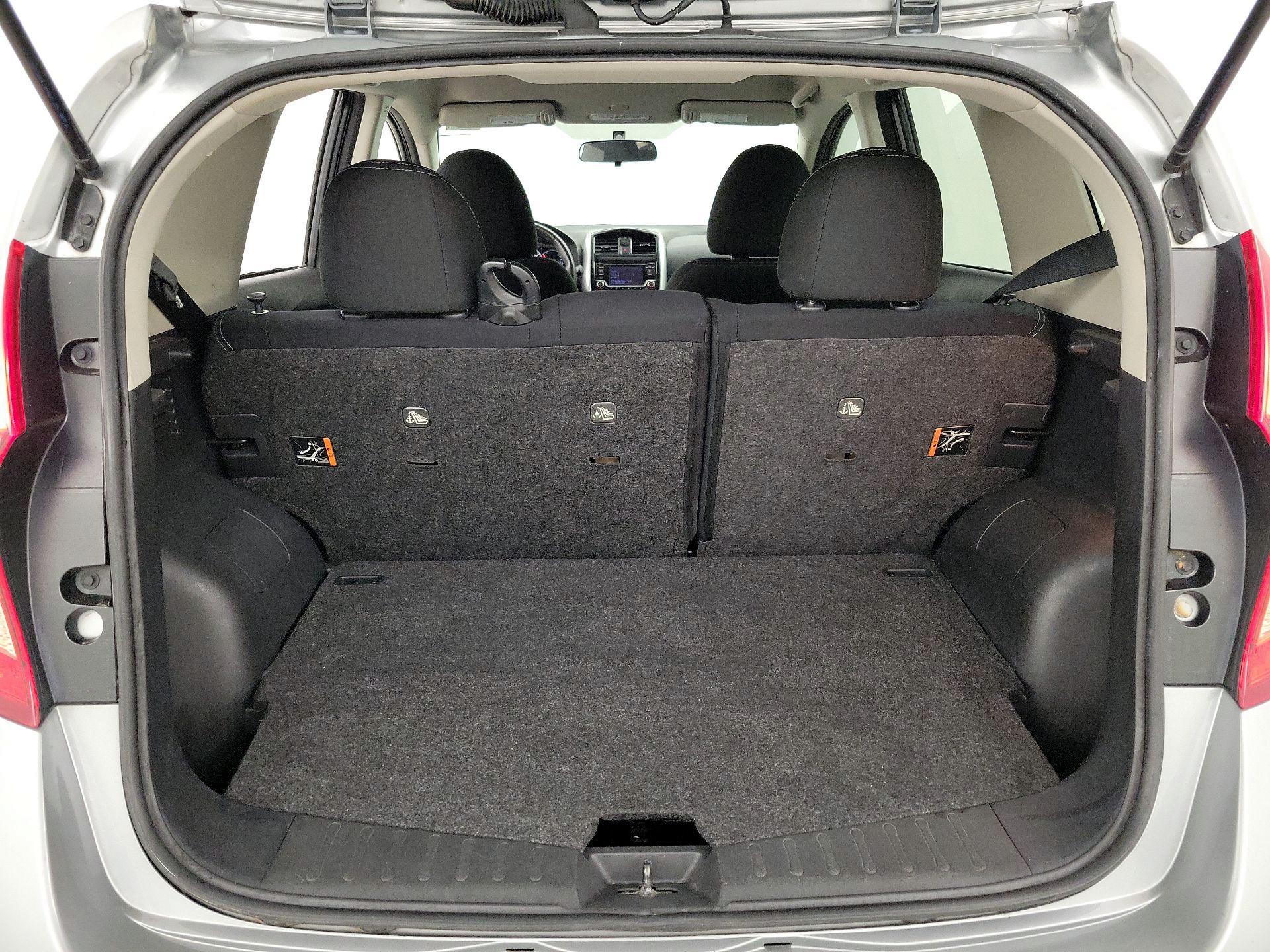 Thumbnail: 2015 Nissan Versa Note - 19