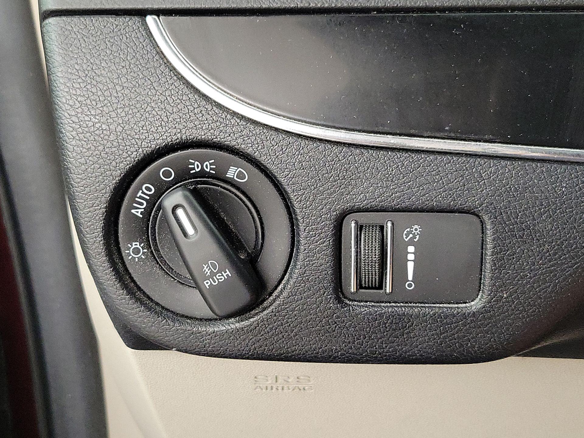 Thumbnail: 2018 Dodge Grand Caravan - 13