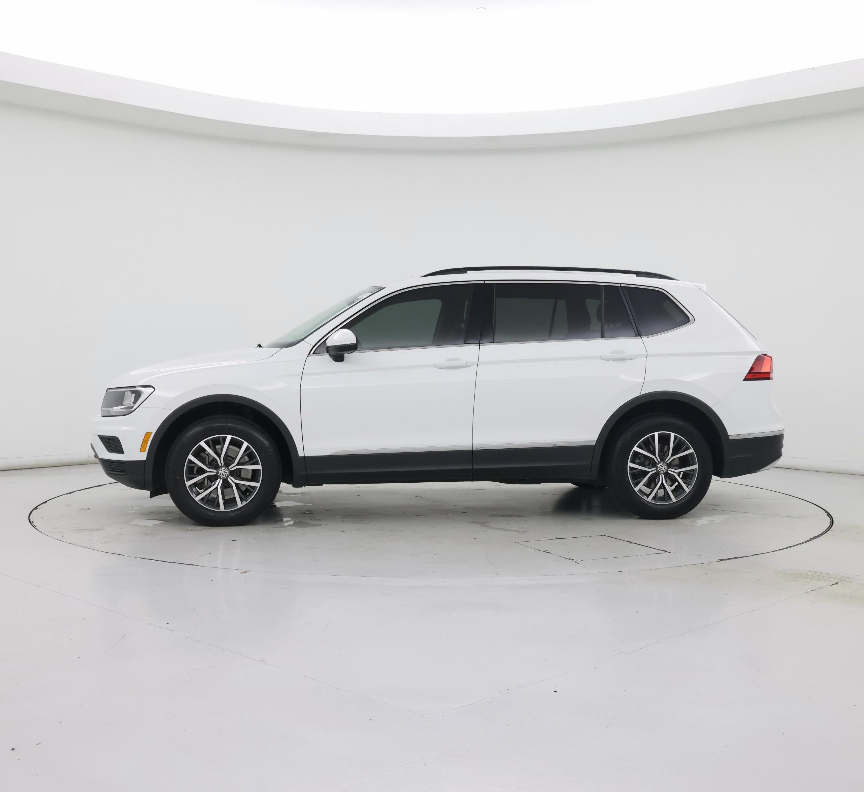 Thumbnail: 2020 Volkswagen Tiguan - 3