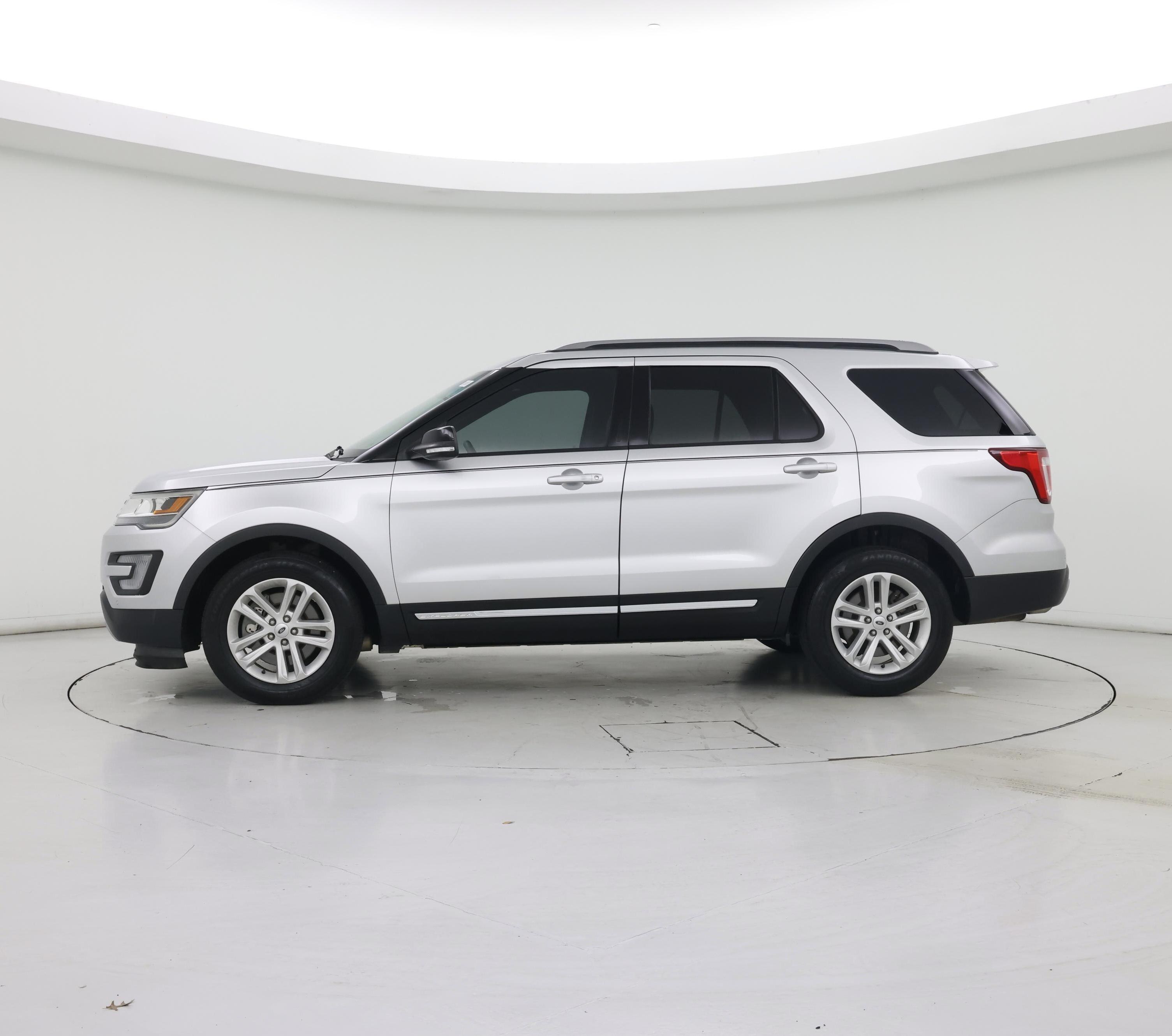 Thumbnail: 2017 Ford Explorer - 3