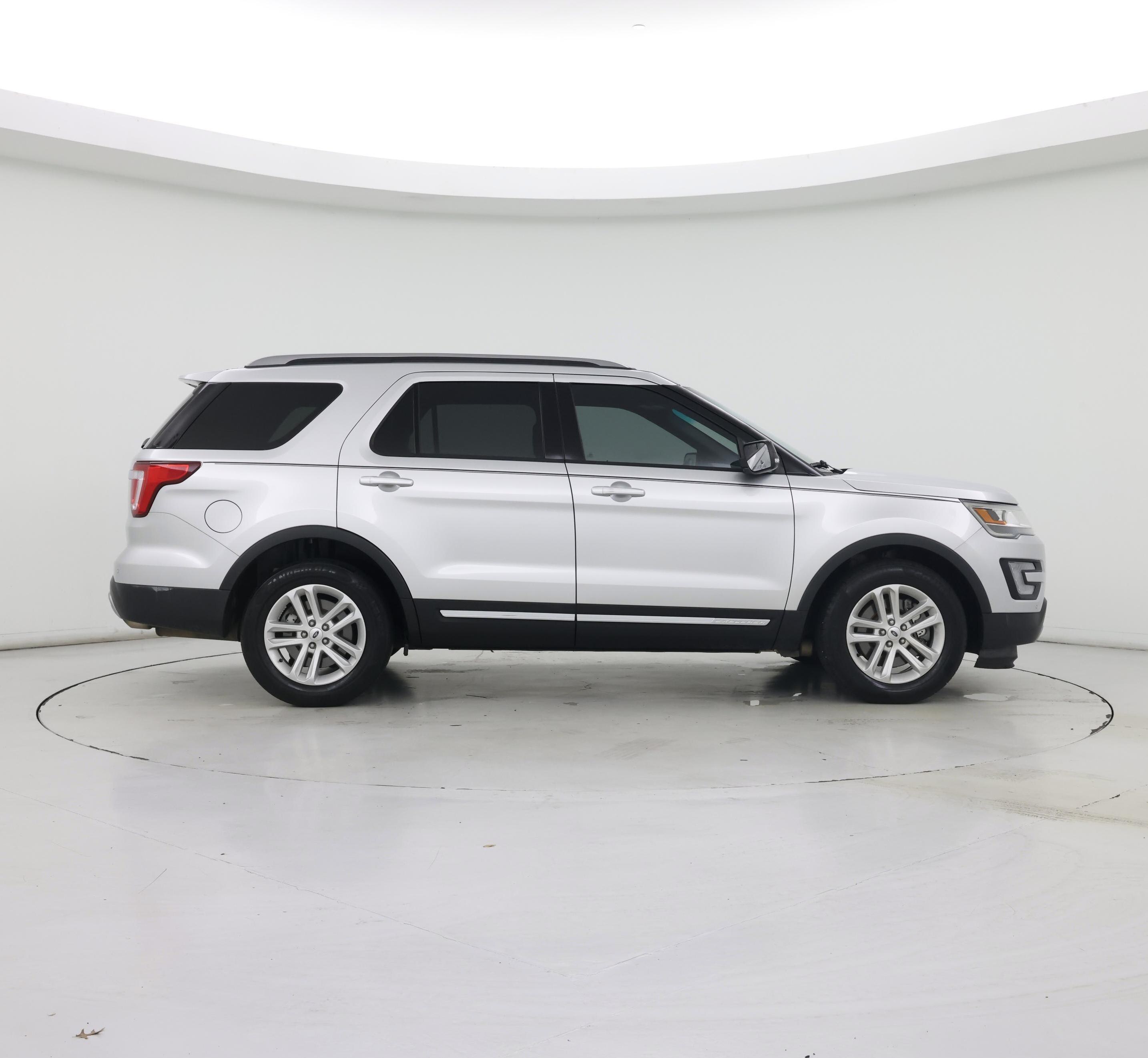 Thumbnail: 2017 Ford Explorer - 7