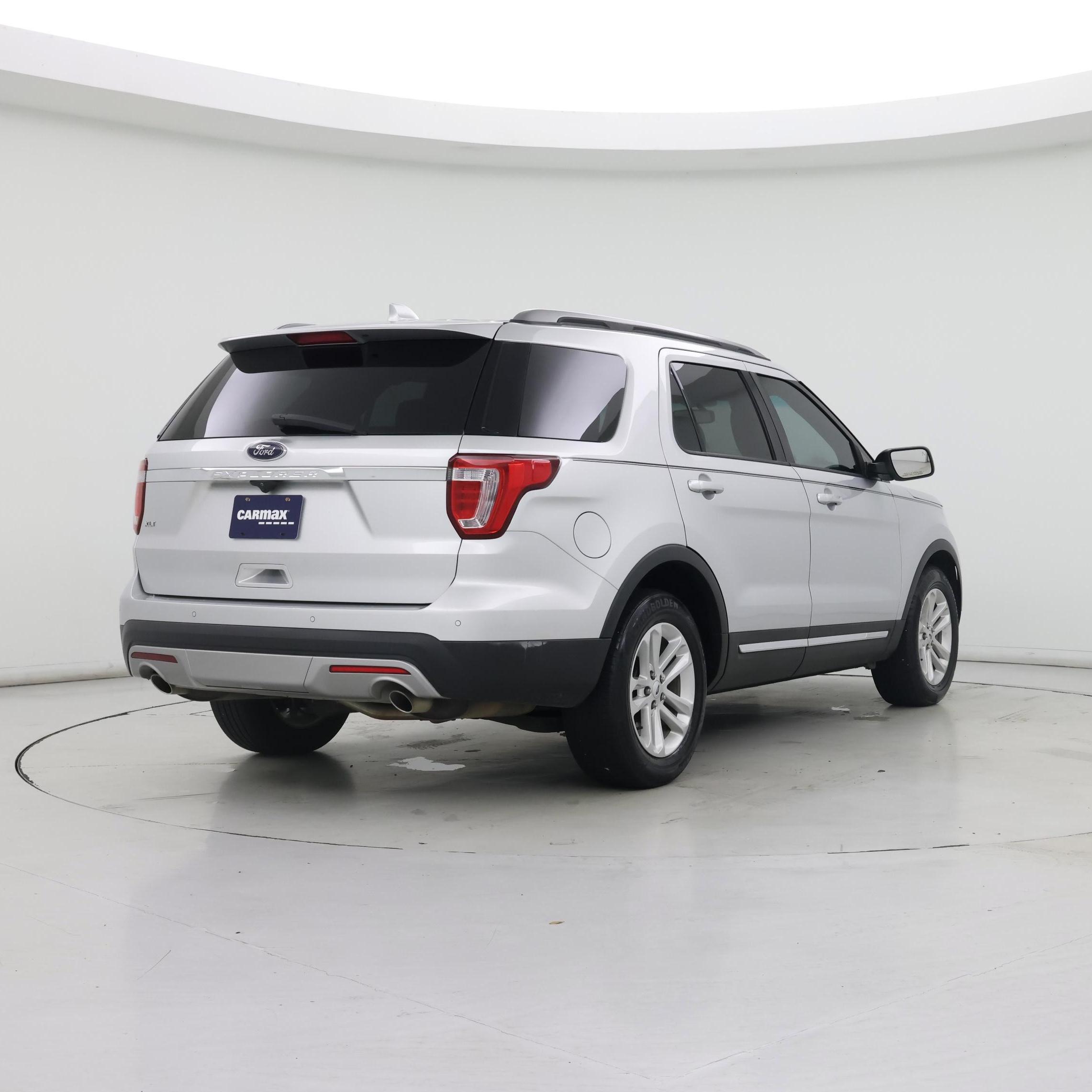 Thumbnail: 2017 Ford Explorer - 8