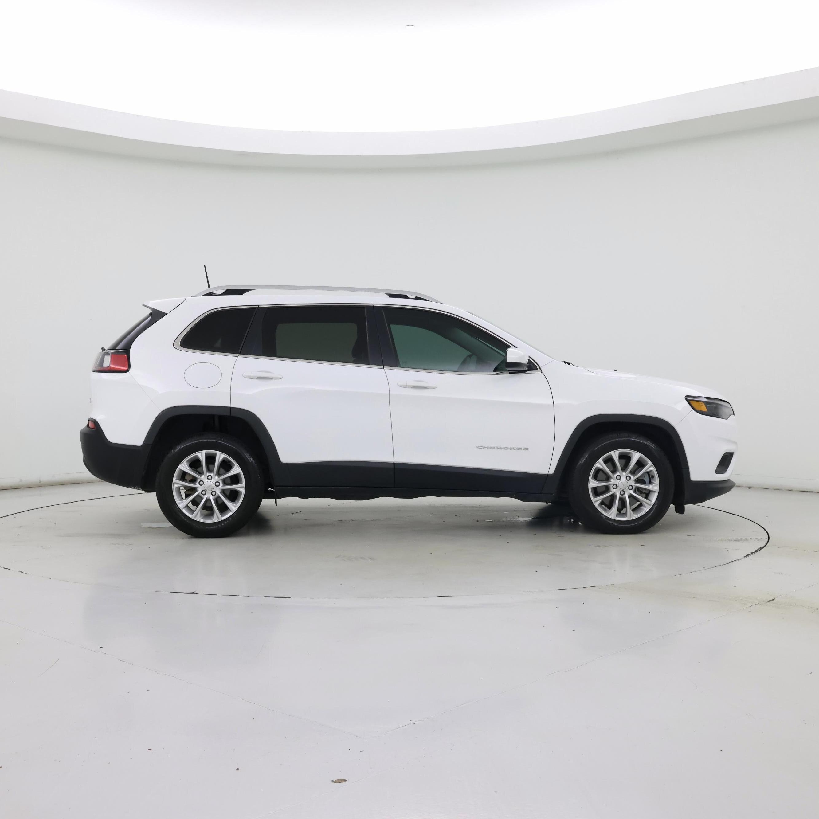 Thumbnail: 2019 Jeep Cherokee - 7