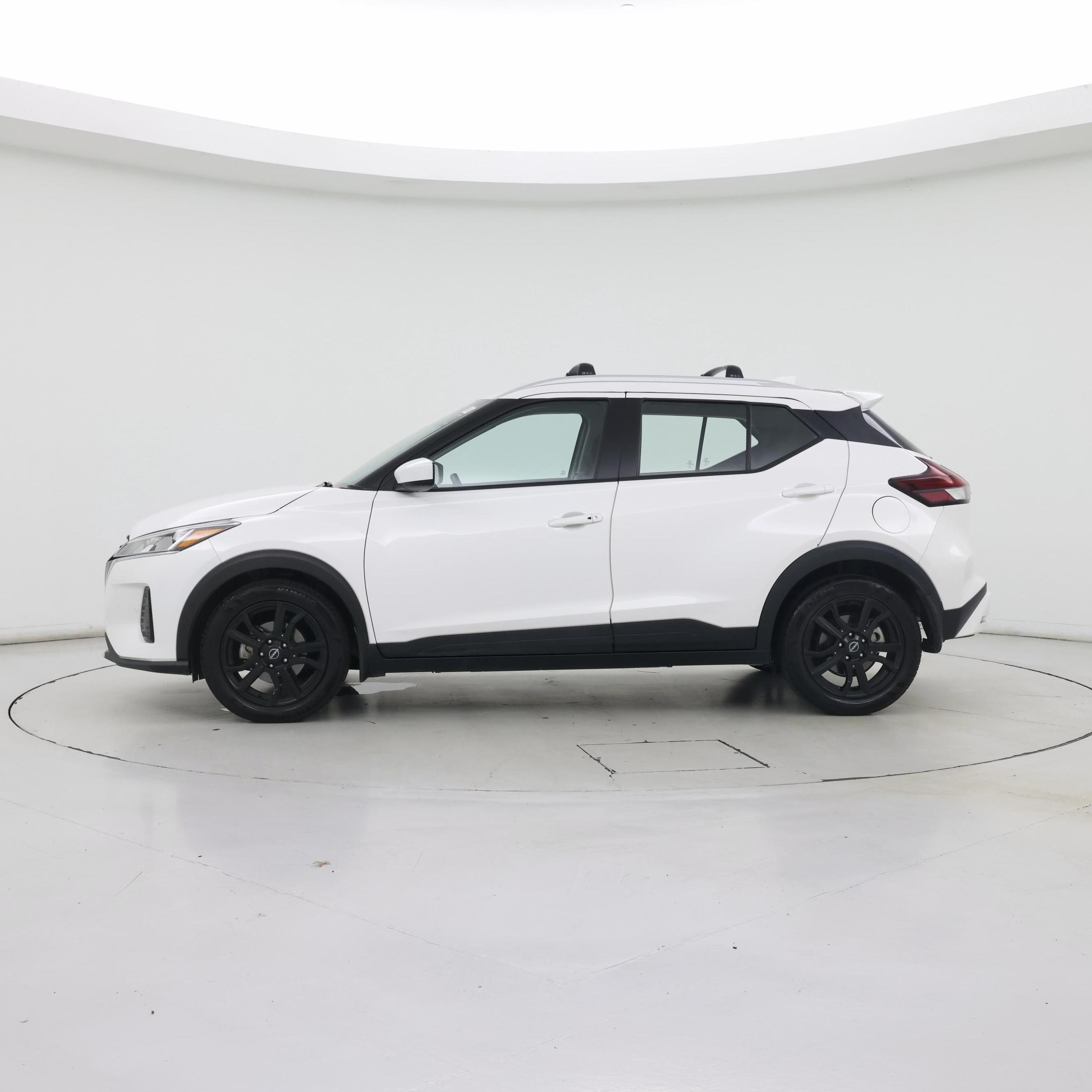 Thumbnail: 2023 Nissan Kicks - 3