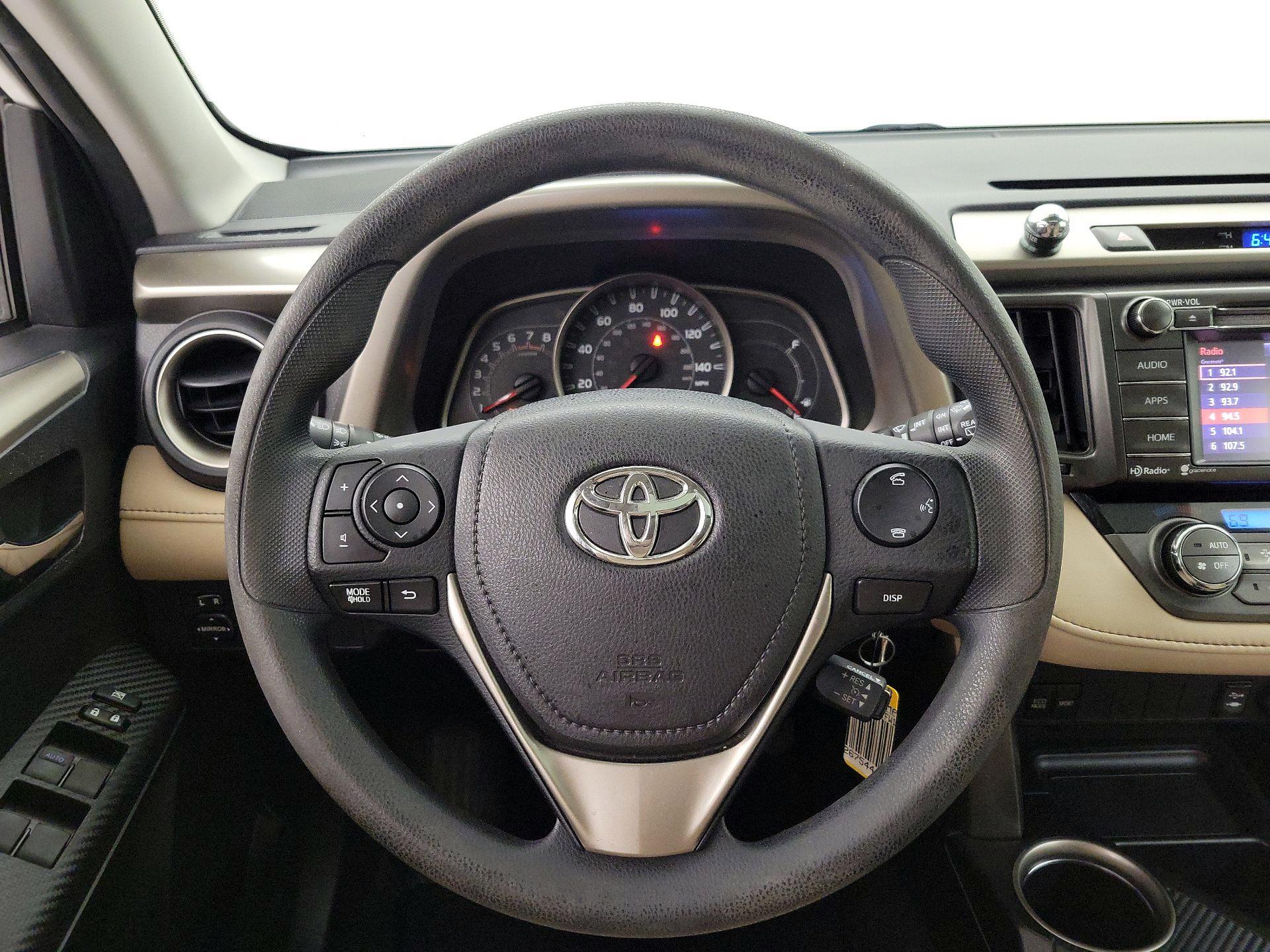 Thumbnail: 2015 Toyota RAV4 - 10