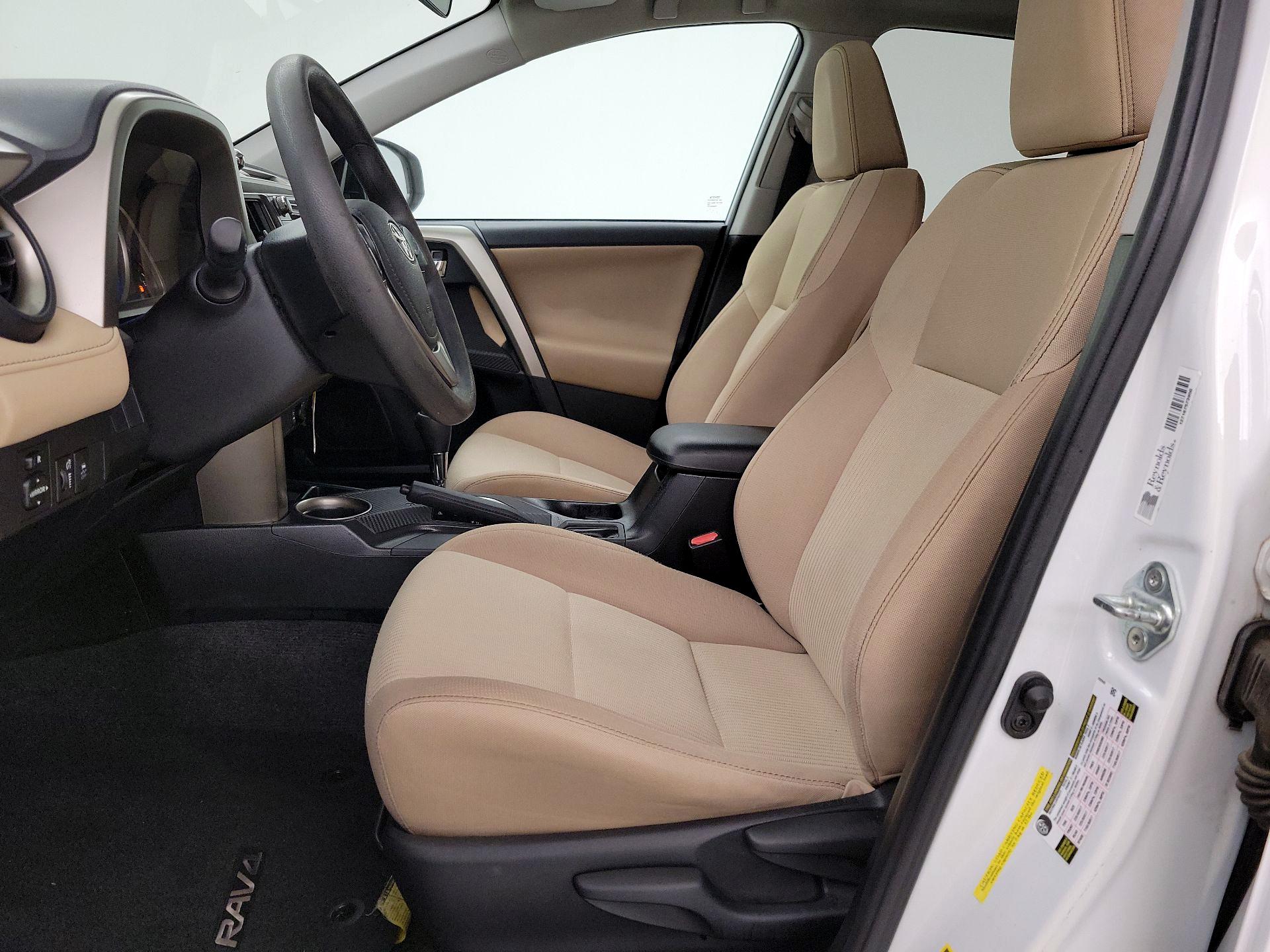Thumbnail: 2015 Toyota RAV4 - 11