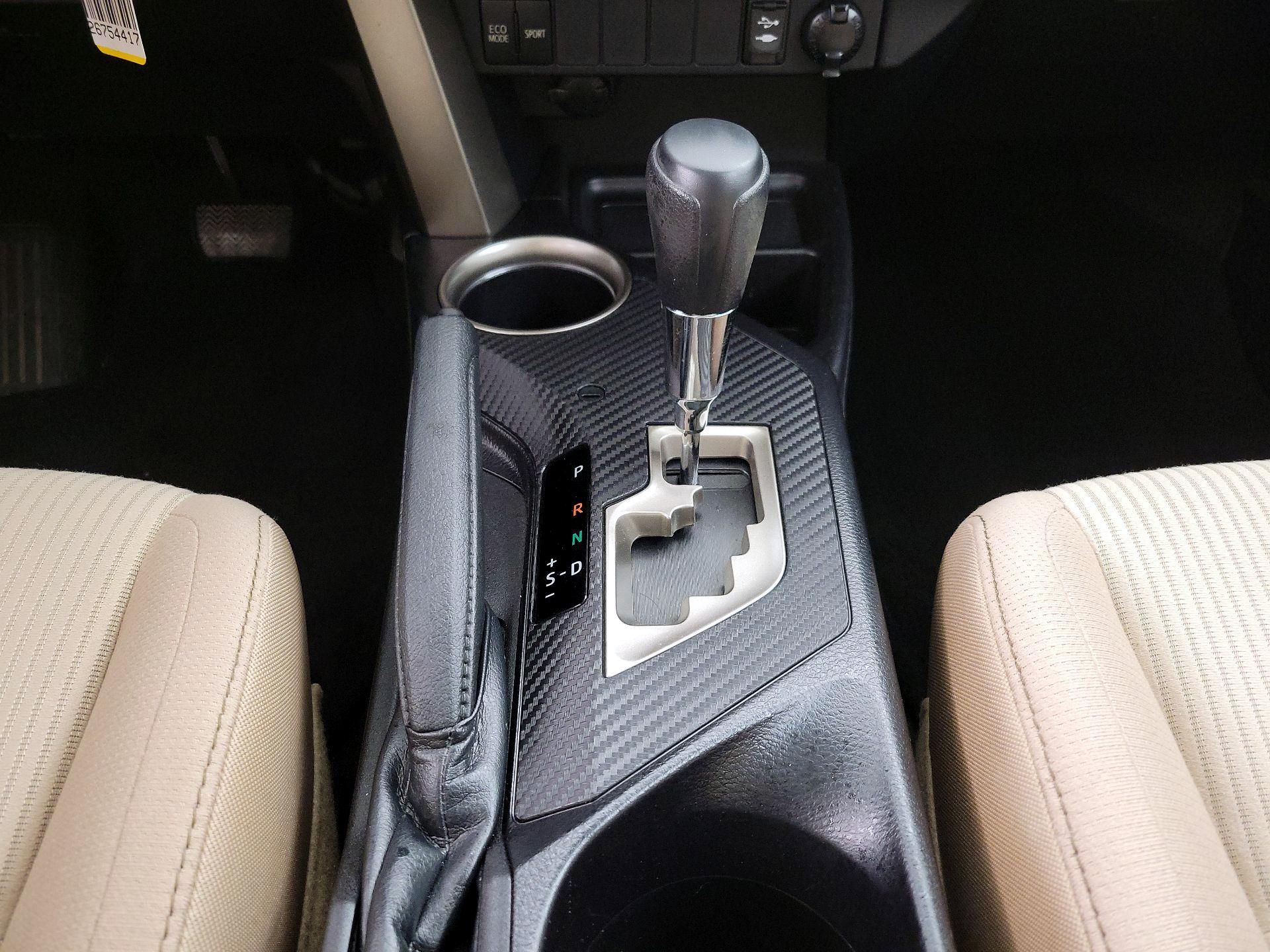Thumbnail: 2015 Toyota RAV4 - 18