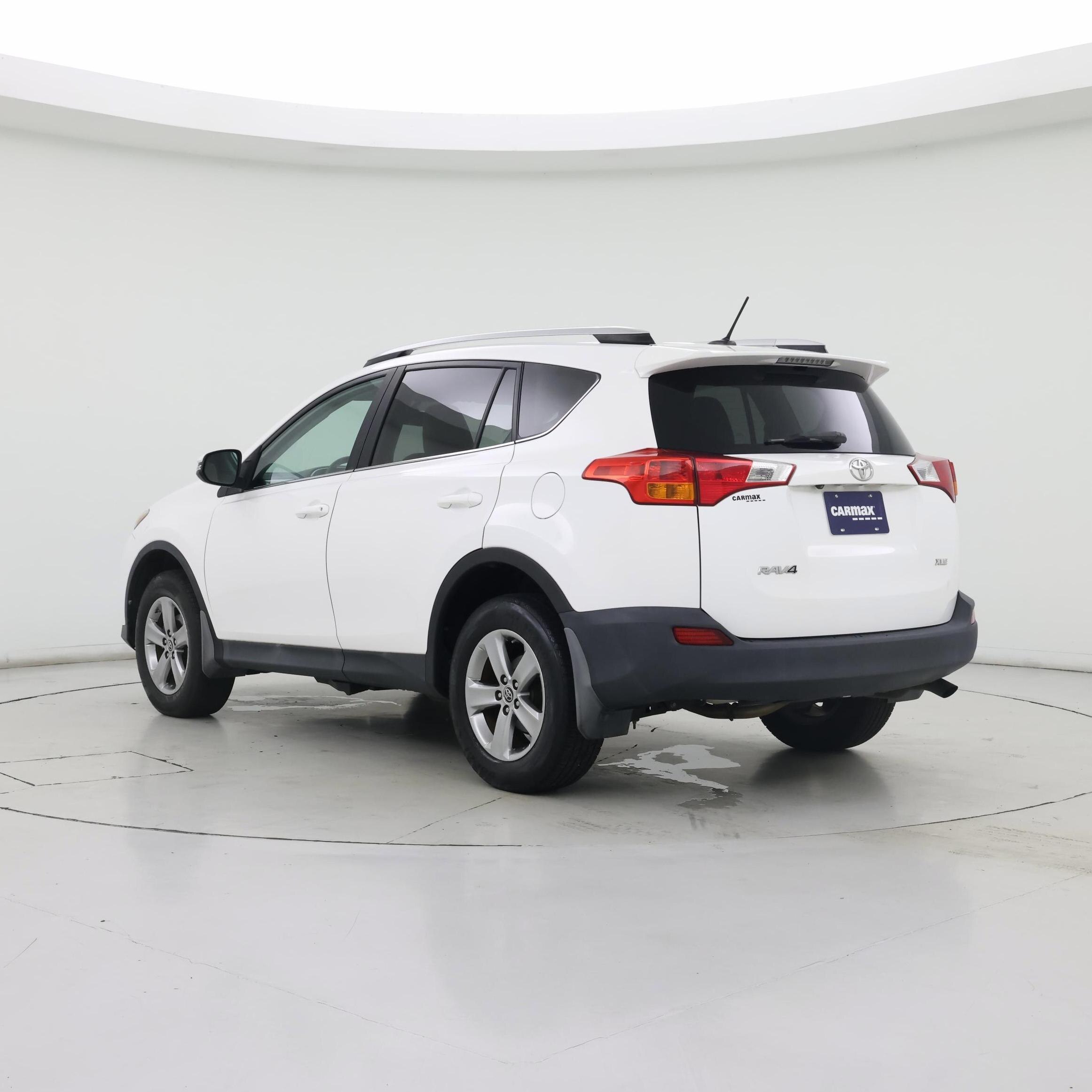 Thumbnail: 2015 Toyota RAV4 - 2