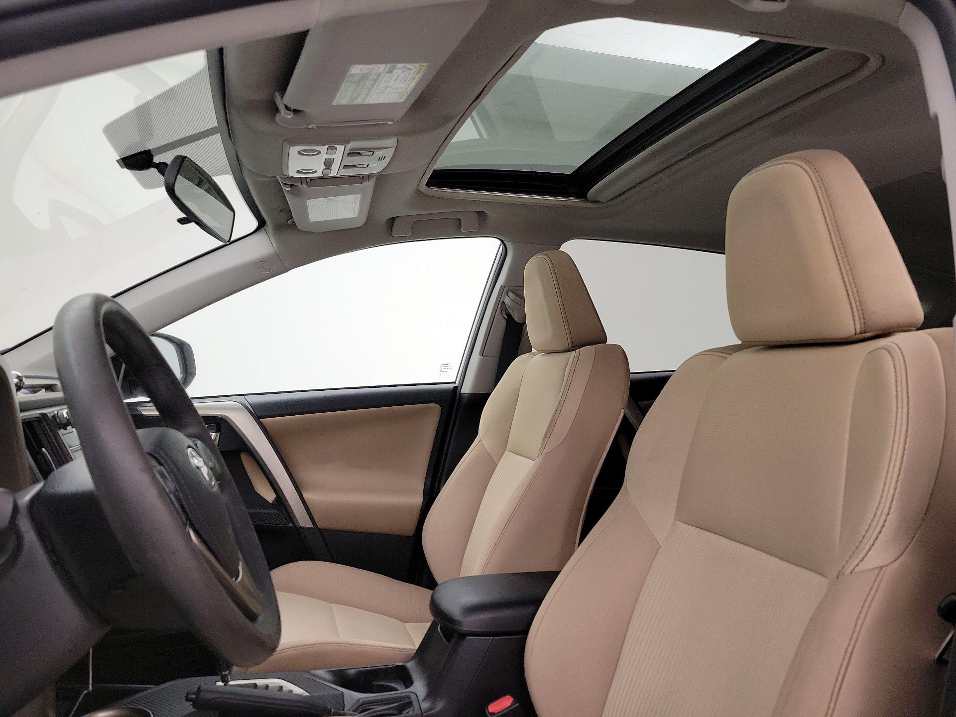 Thumbnail: 2015 Toyota RAV4 - 19