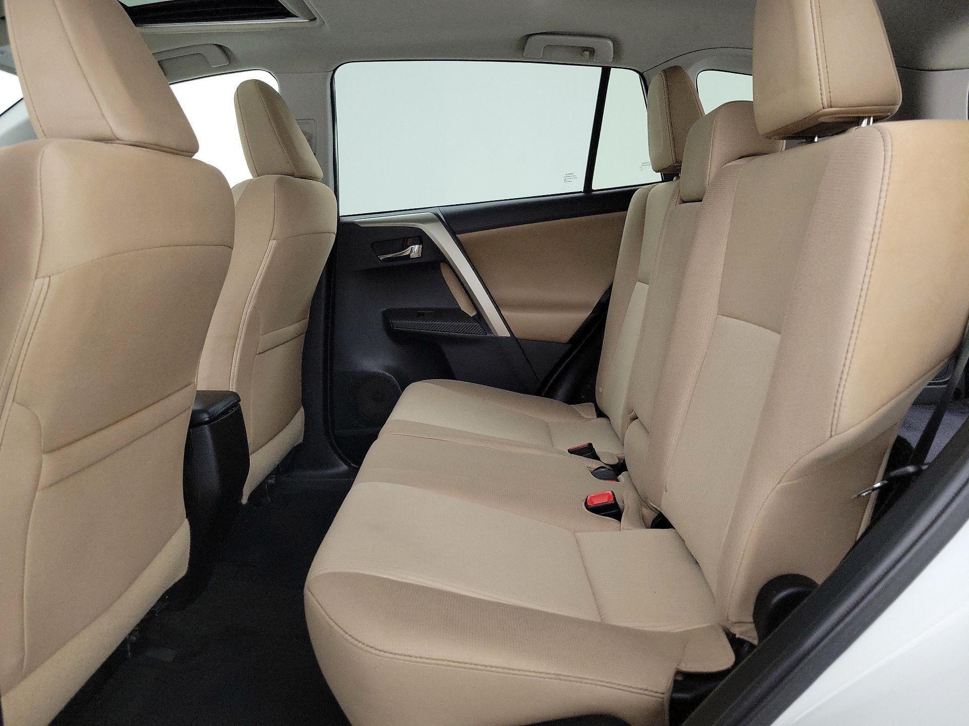 Thumbnail: 2015 Toyota RAV4 - 20
