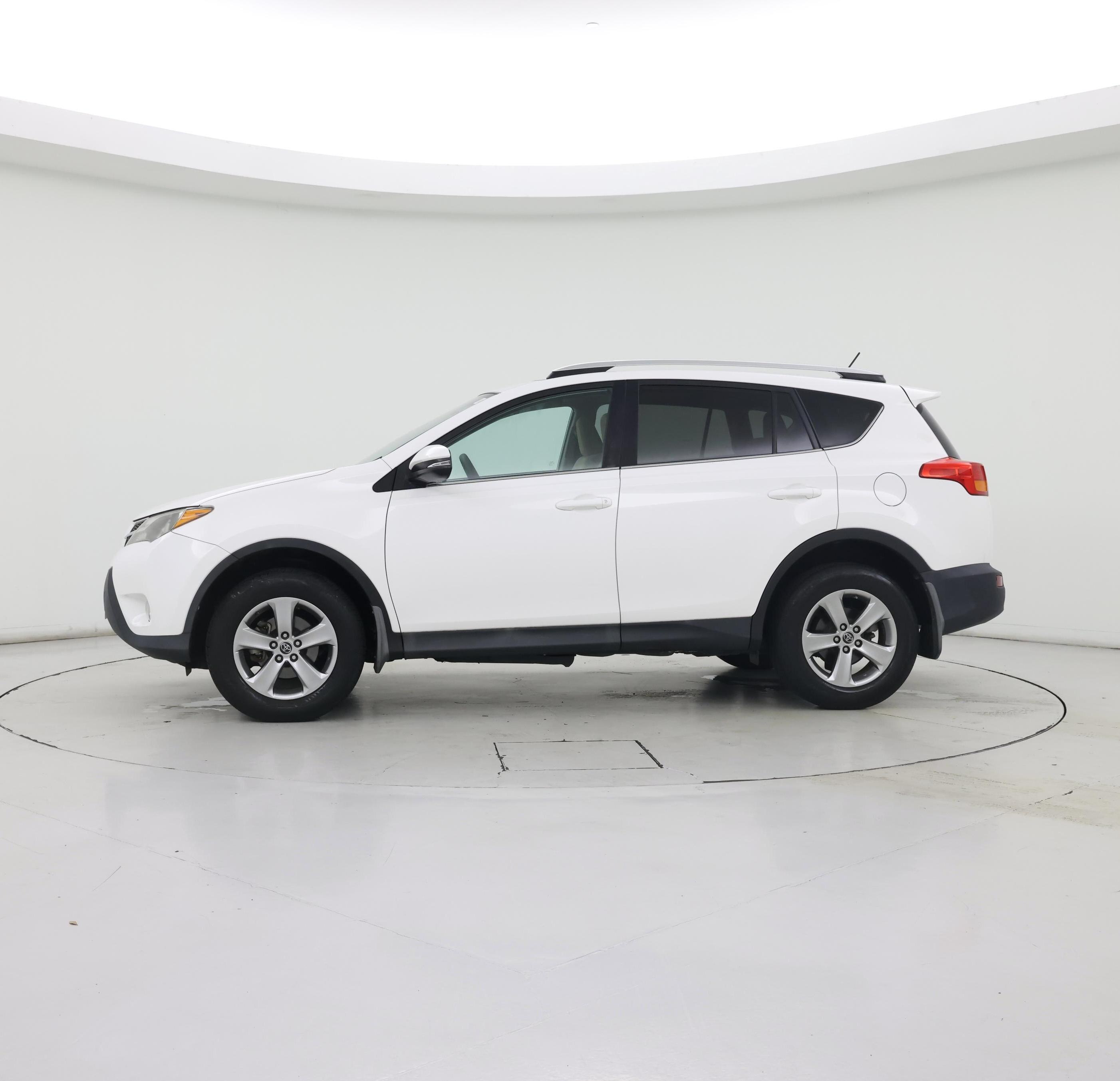Thumbnail: 2015 Toyota RAV4 - 3