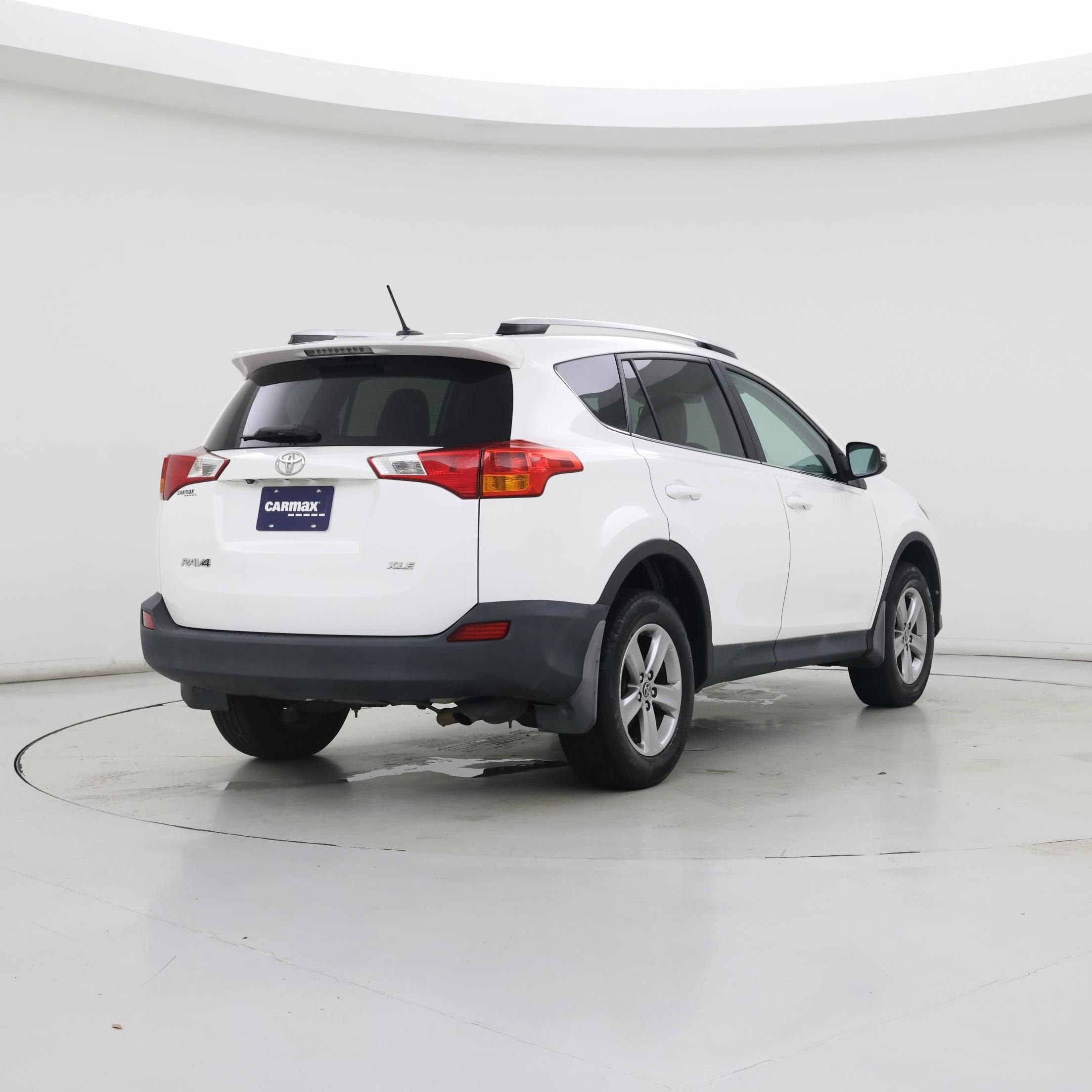 Thumbnail: 2015 Toyota RAV4 - 8