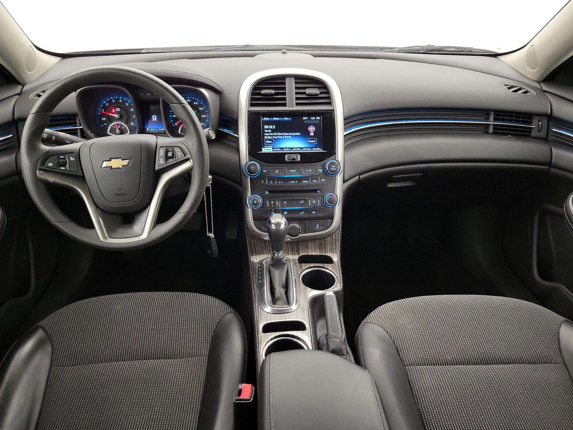 Thumbnail: 2016 Chevrolet Malibu - 9