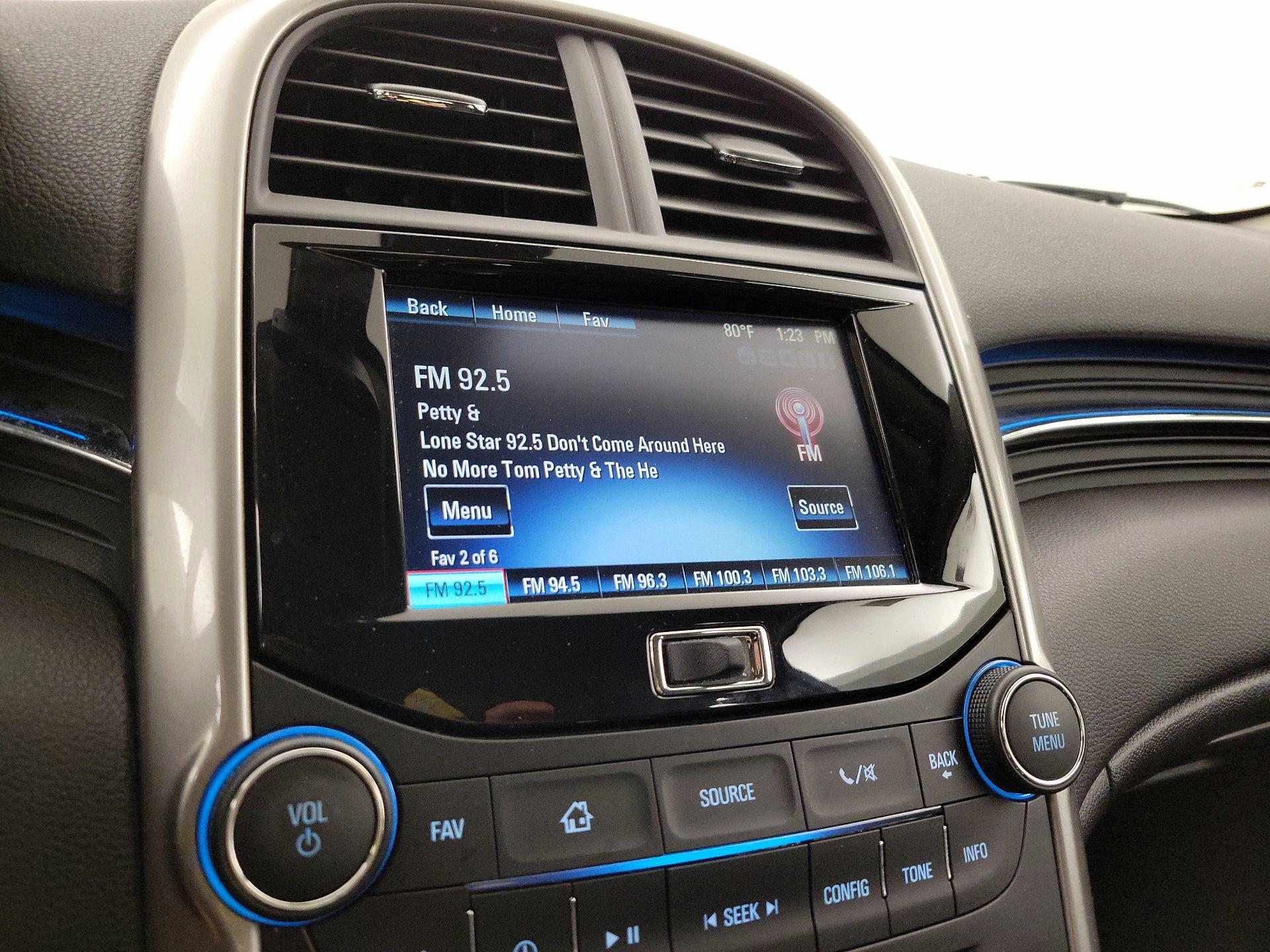 Thumbnail: 2016 Chevrolet Malibu - 15