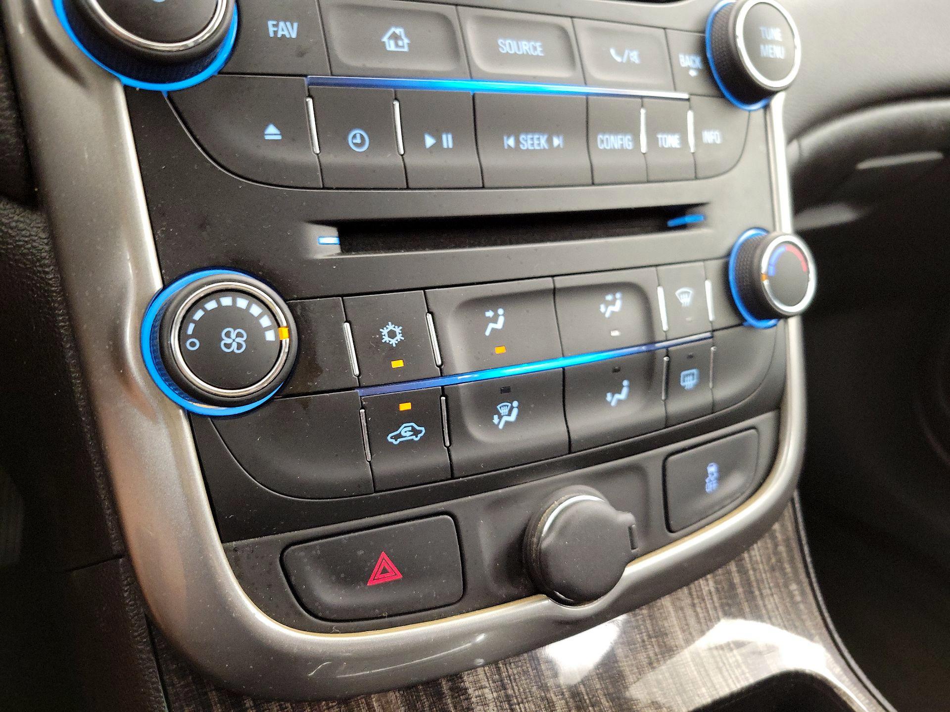Thumbnail: 2016 Chevrolet Malibu - 16