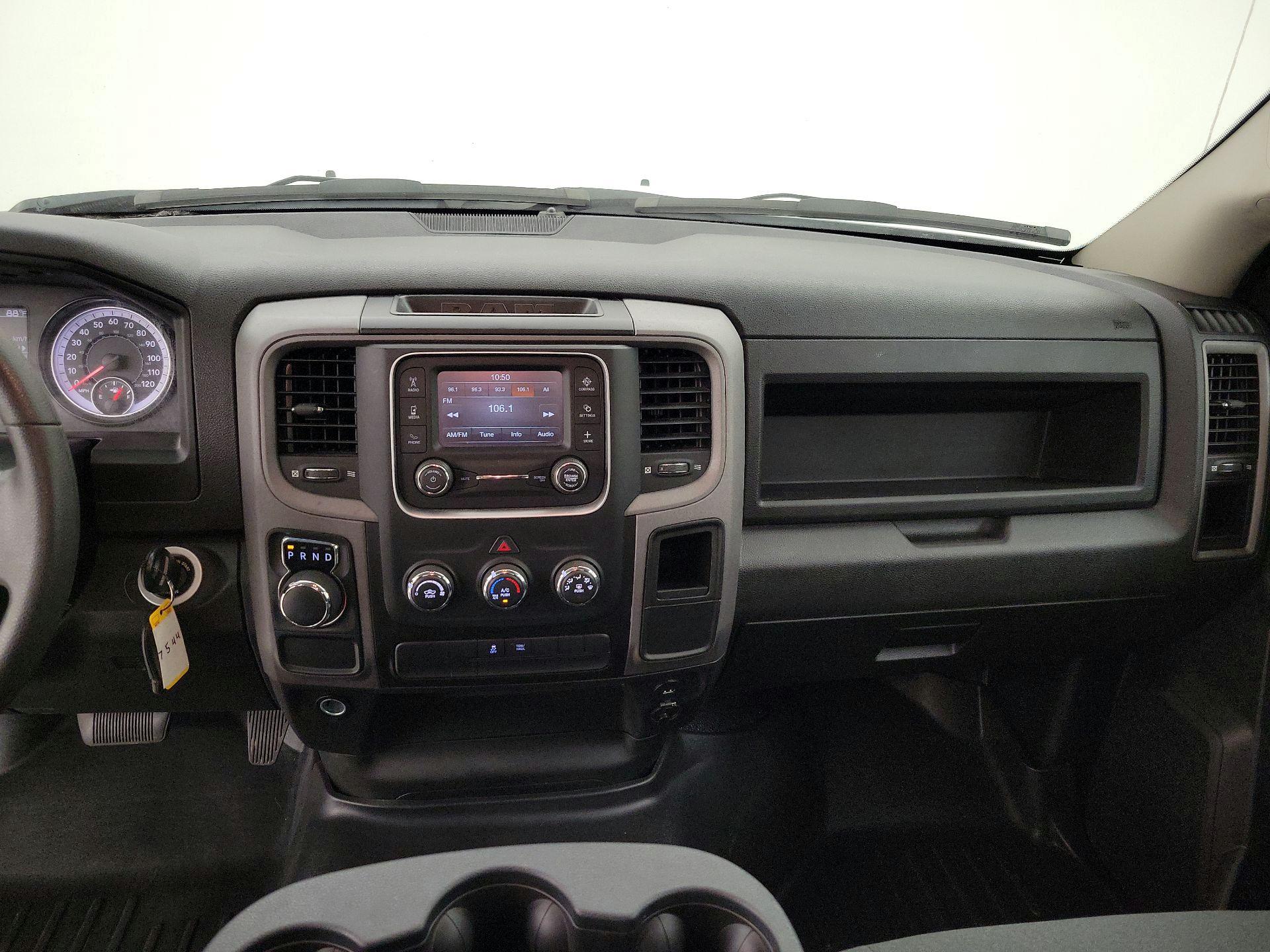 Thumbnail: 2022 RAM 1500 Classic - 9