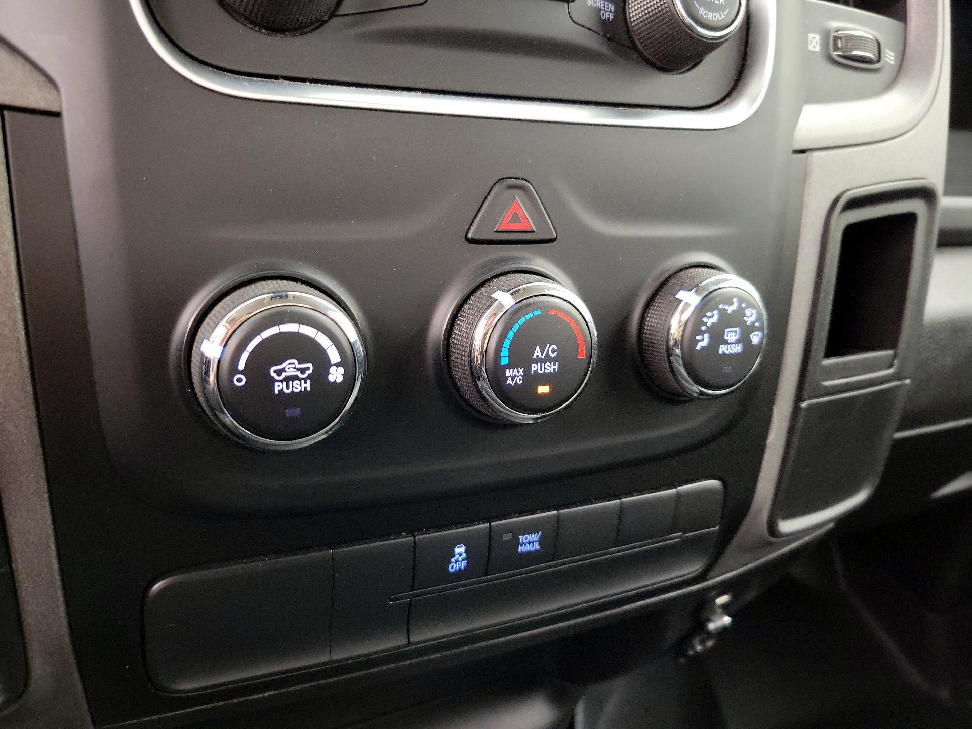 Thumbnail: 2022 RAM 1500 Classic - 16