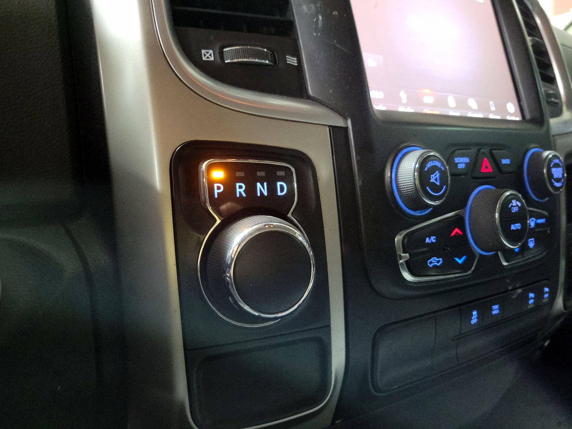 Thumbnail: 2019 RAM 1500 Classic - 17