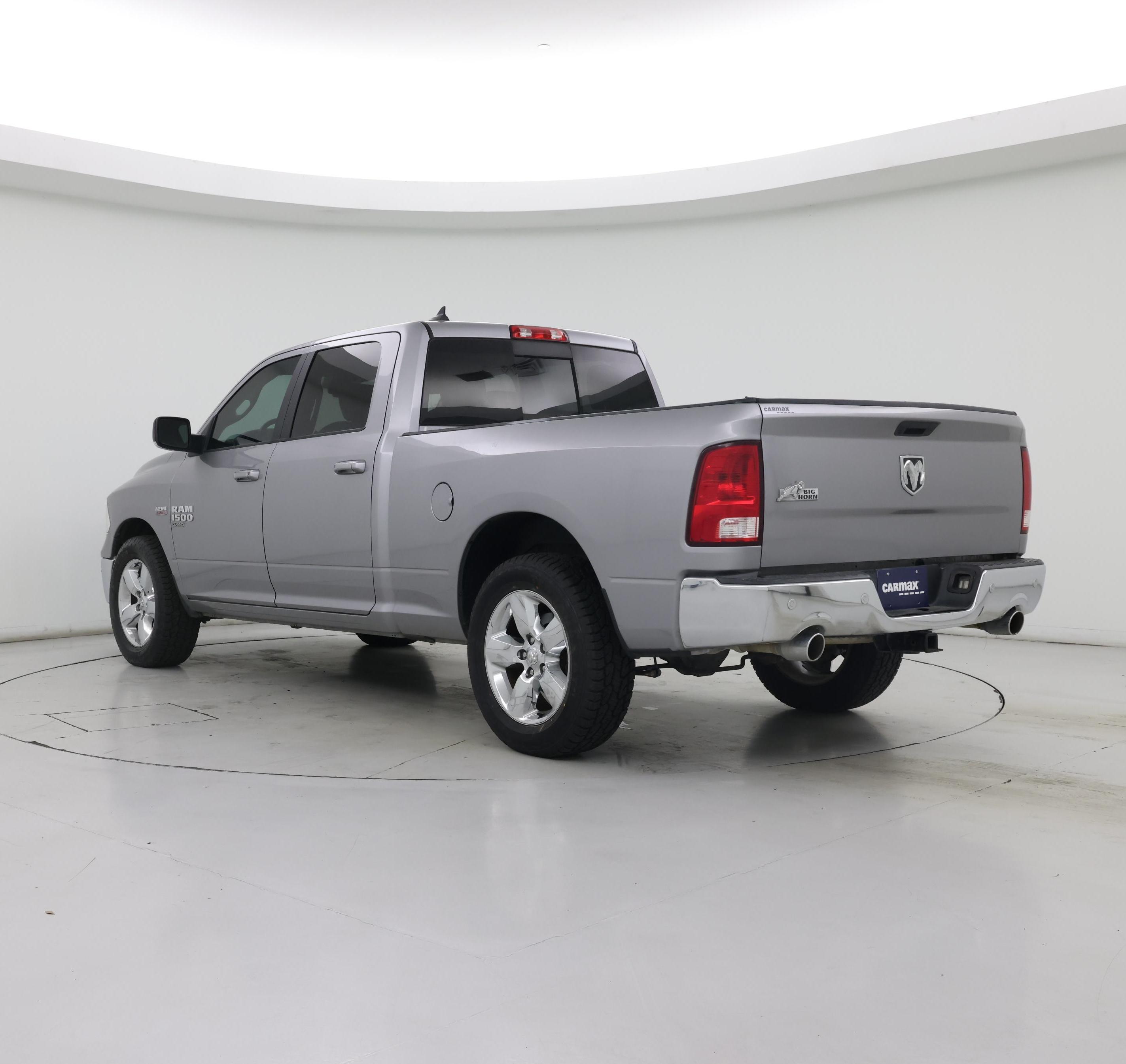 Thumbnail: 2019 RAM 1500 Classic - 2