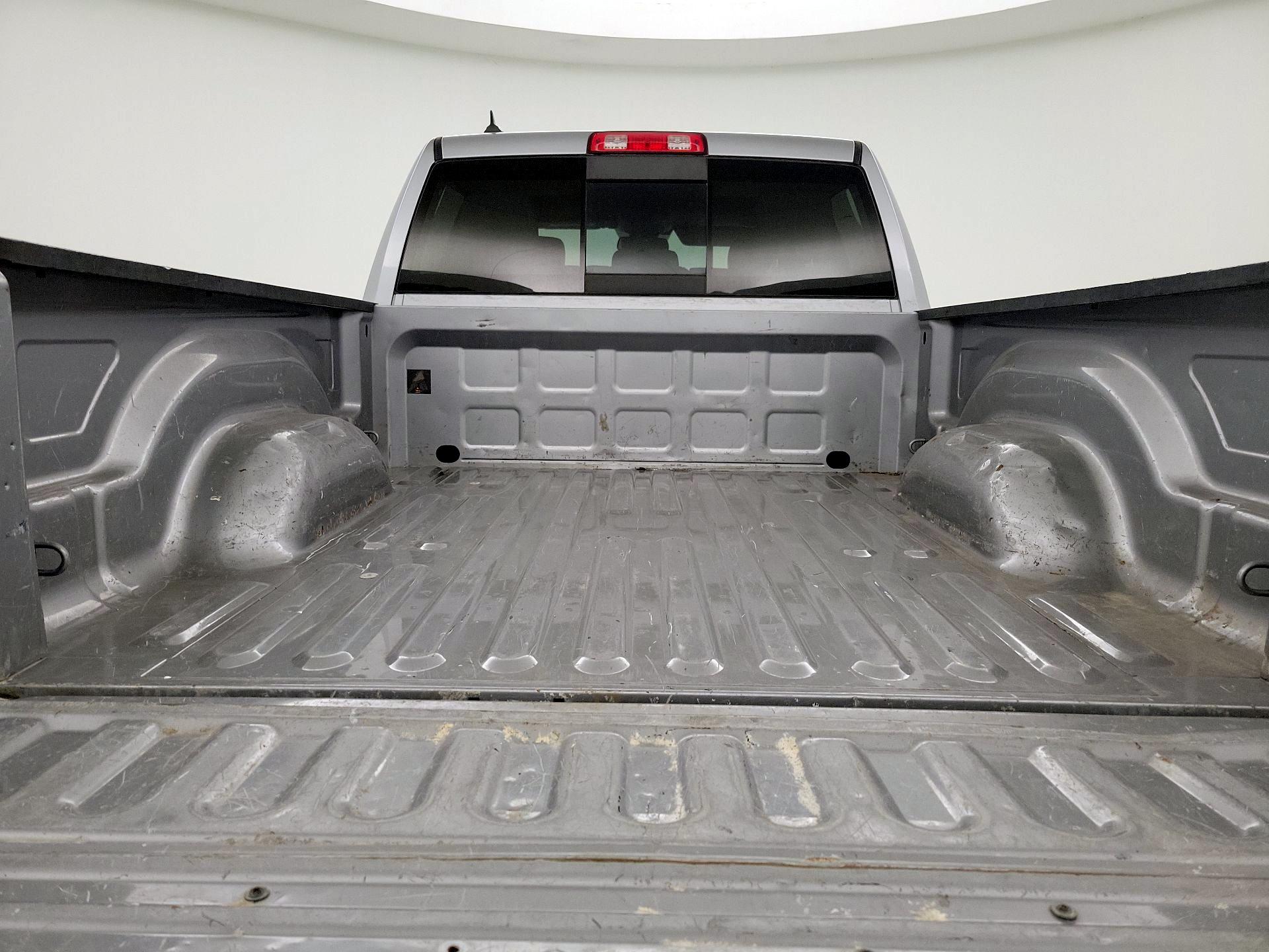 Thumbnail: 2019 RAM 1500 Classic - 19