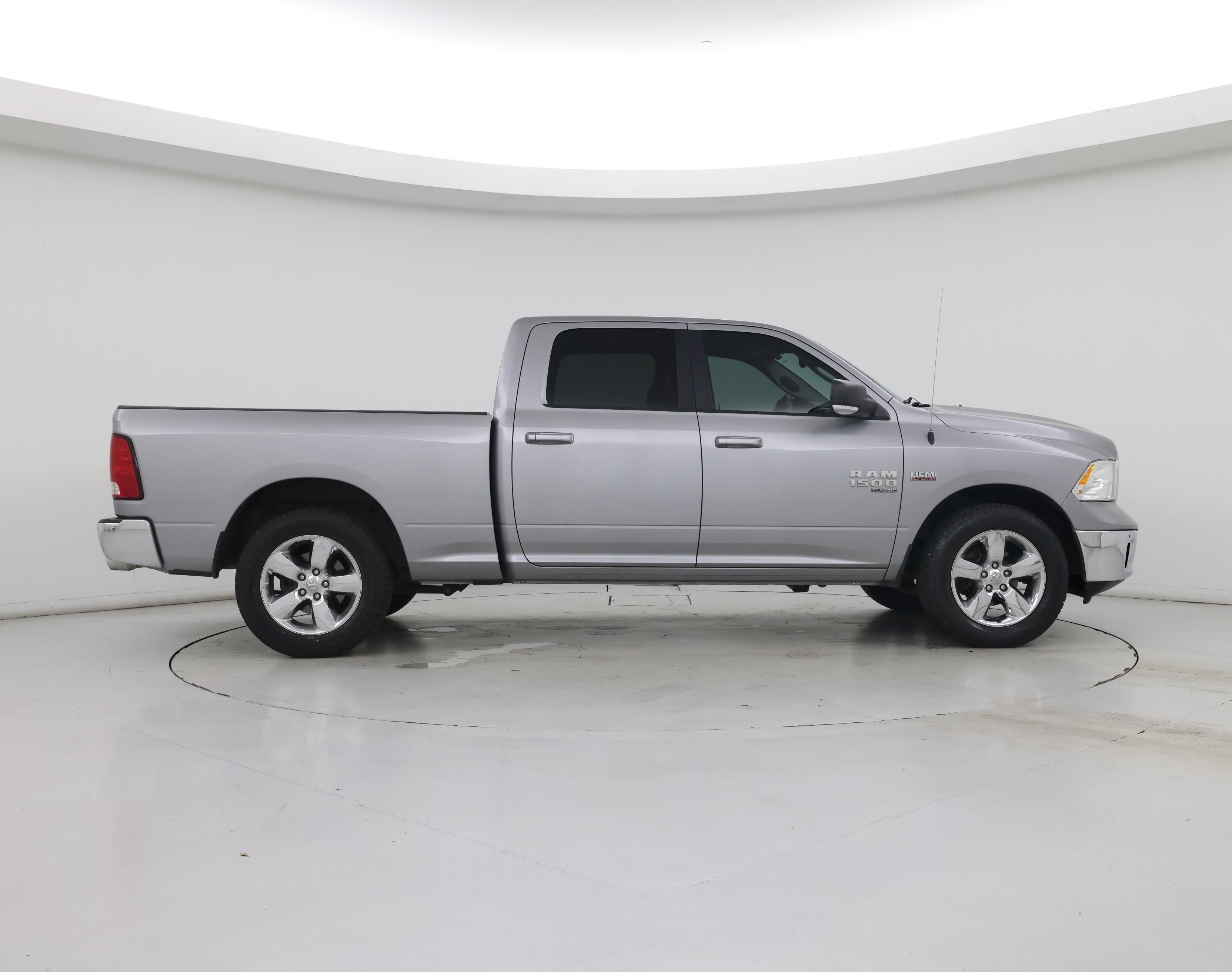 Thumbnail: 2019 RAM 1500 Classic - 7