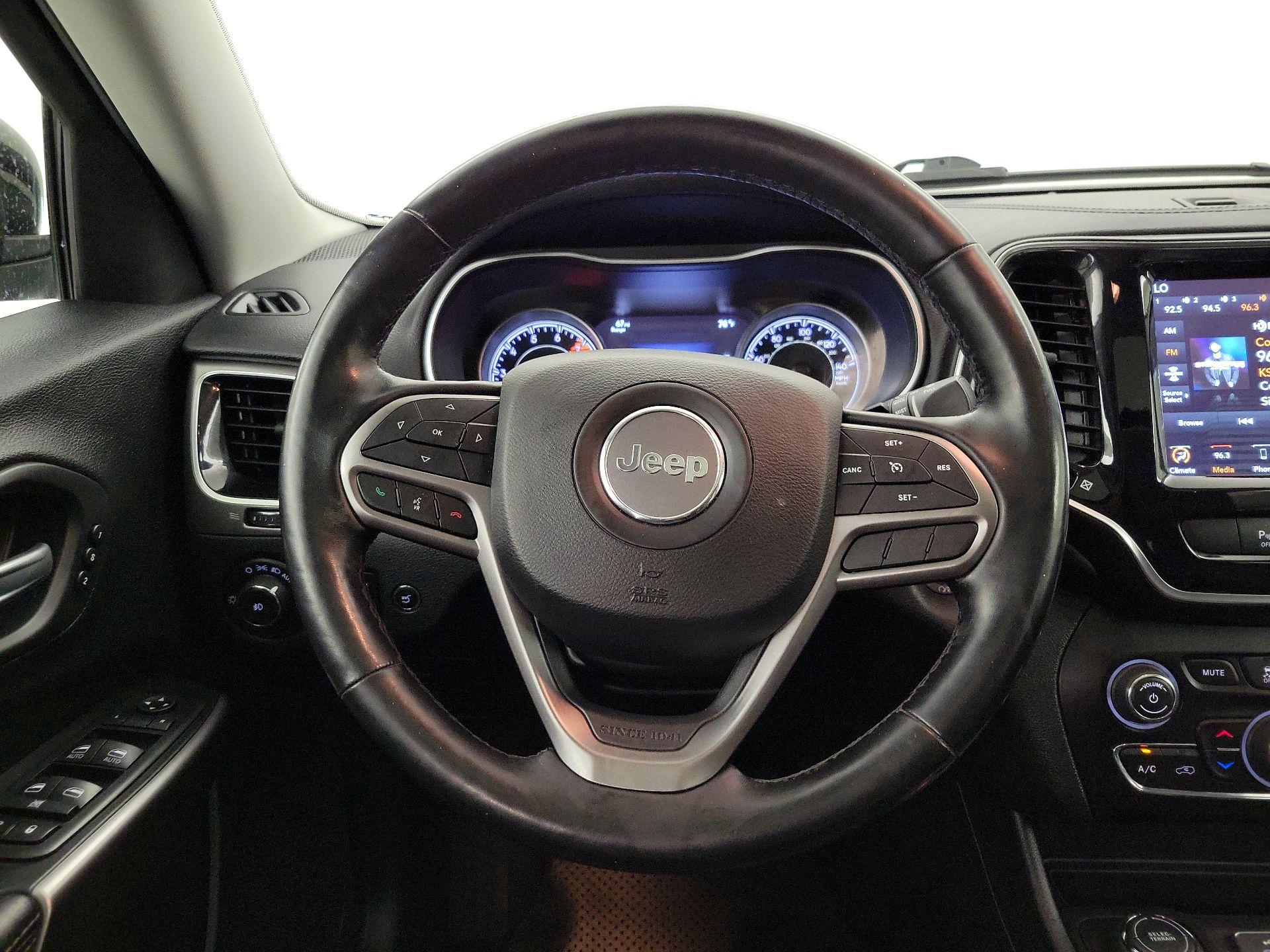 Thumbnail: 2020 Jeep Cherokee - 10