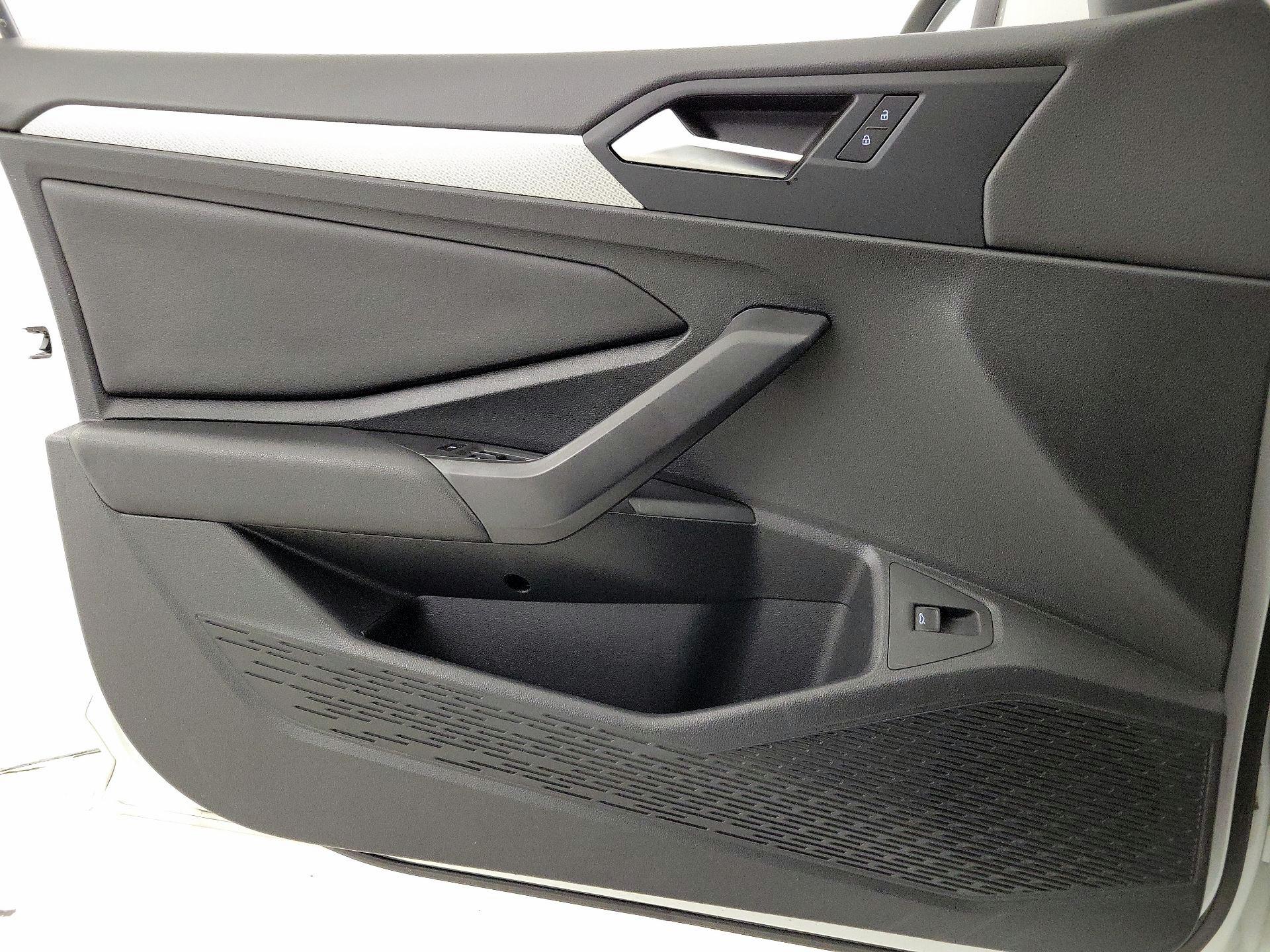 Thumbnail: 2019 Volkswagen Jetta - 12
