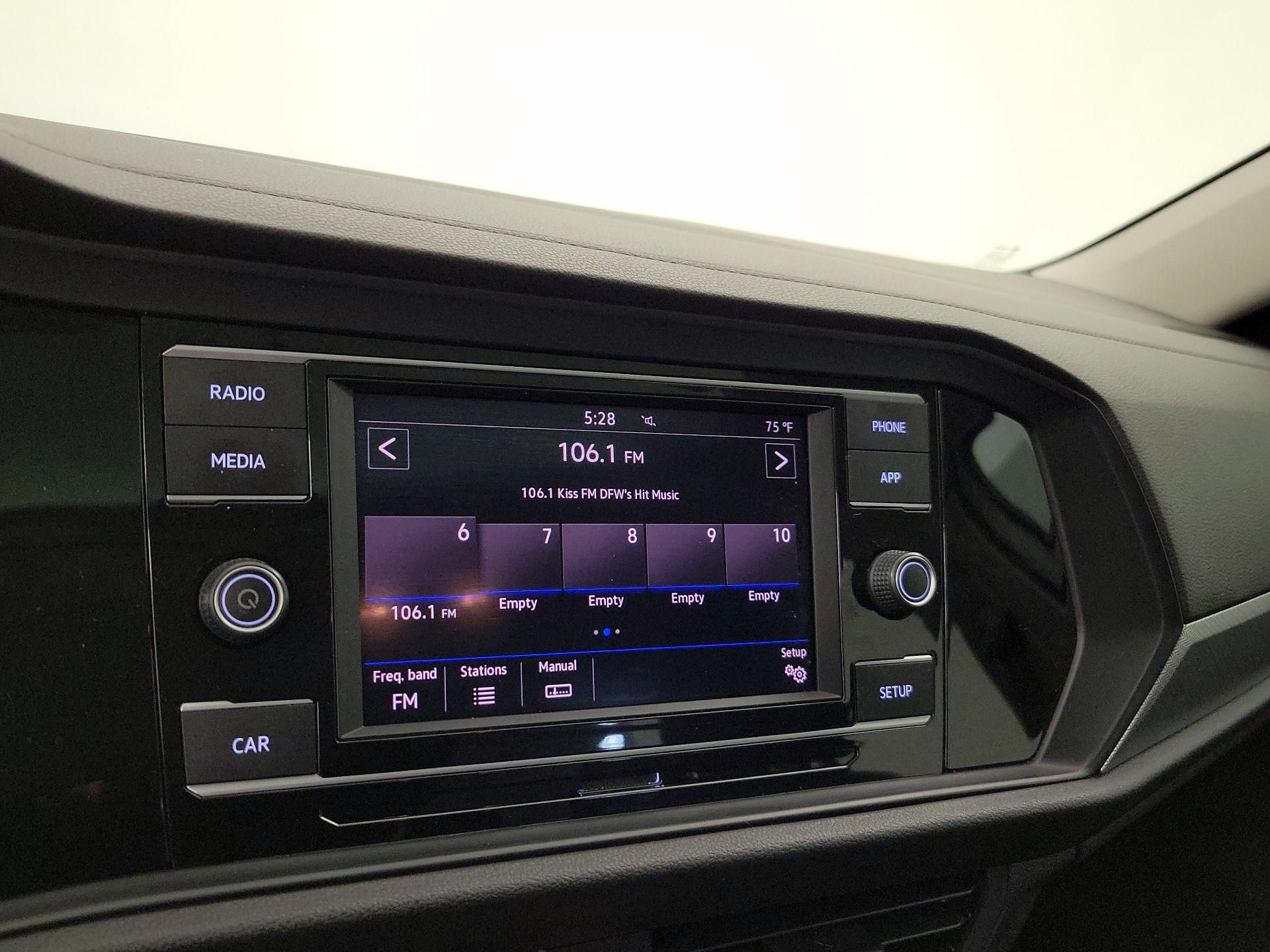 Thumbnail: 2019 Volkswagen Jetta - 15