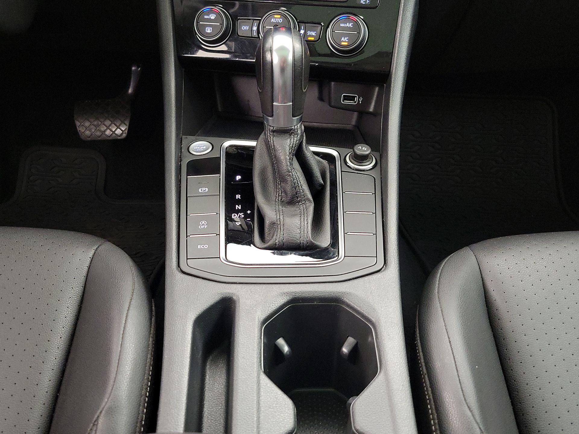 Thumbnail: 2019 Volkswagen Jetta - 17