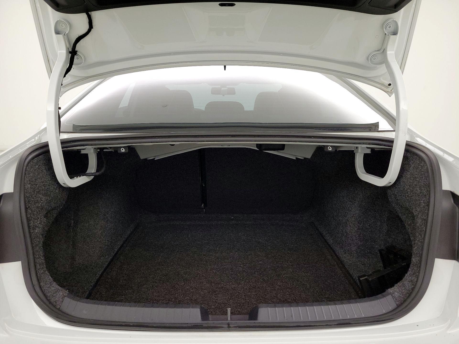 Thumbnail: 2019 Volkswagen Jetta - 20