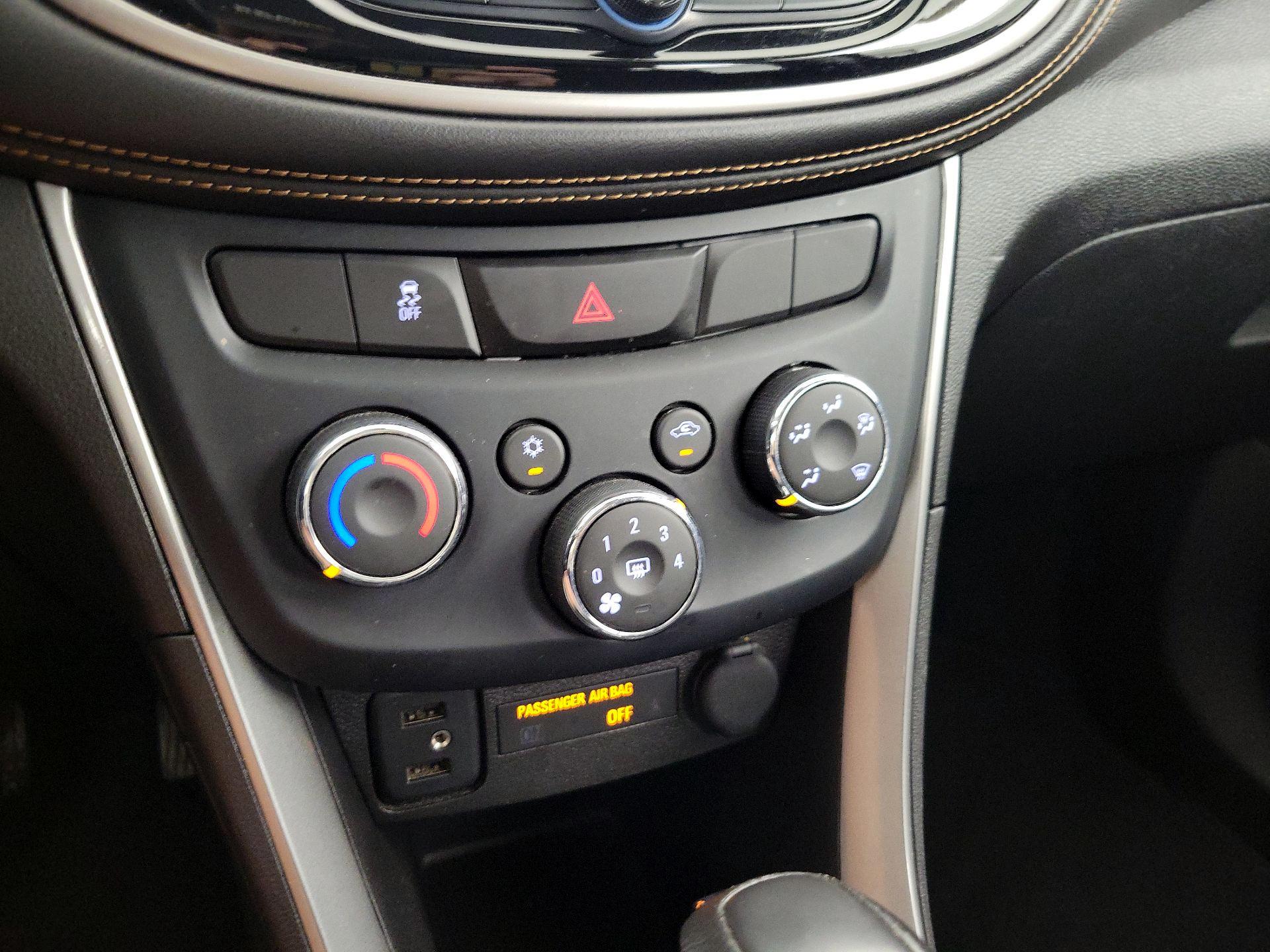 Thumbnail: 2019 Chevrolet Trax - 16