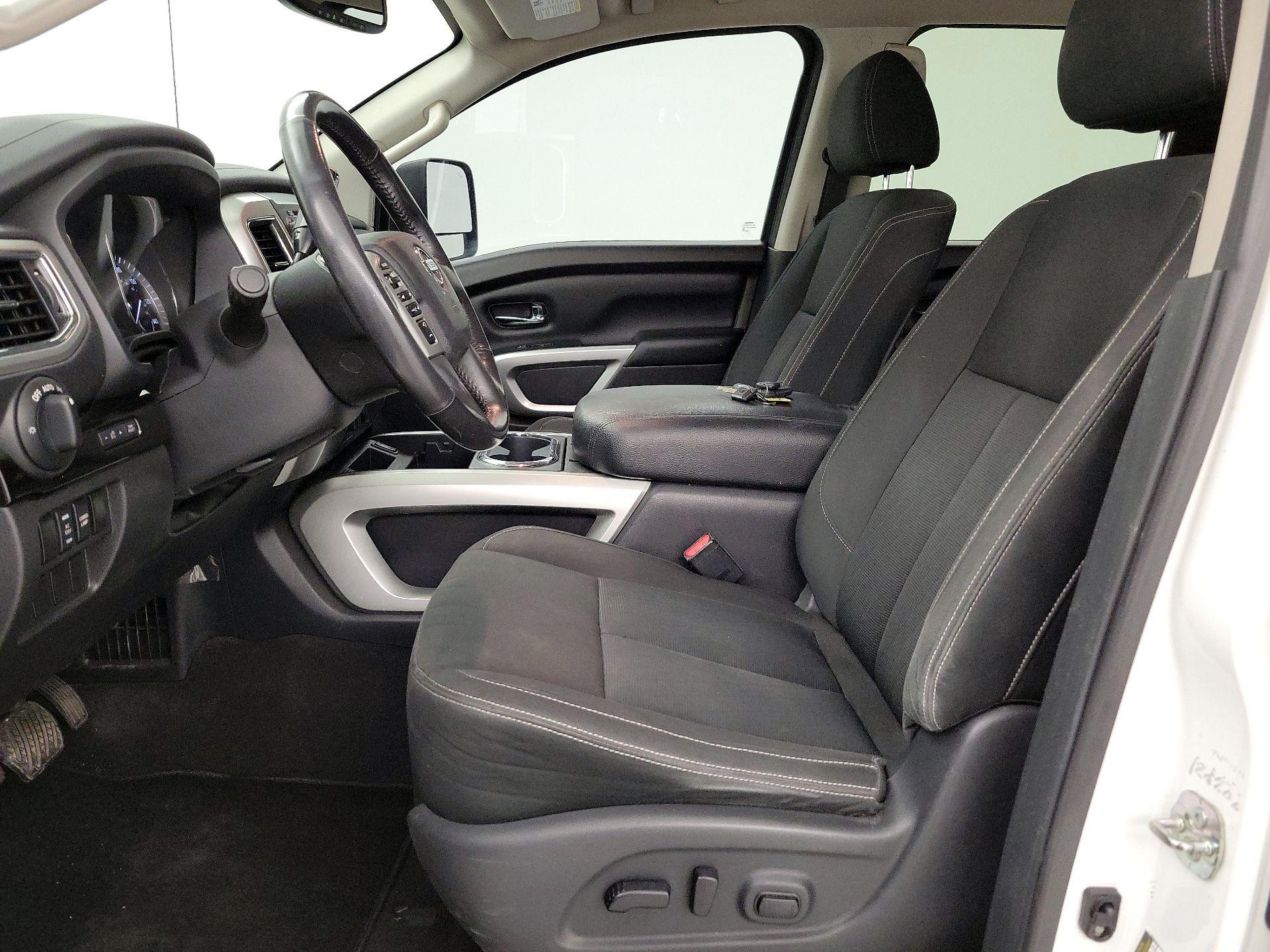 Thumbnail: 2018 Nissan Titan - 11