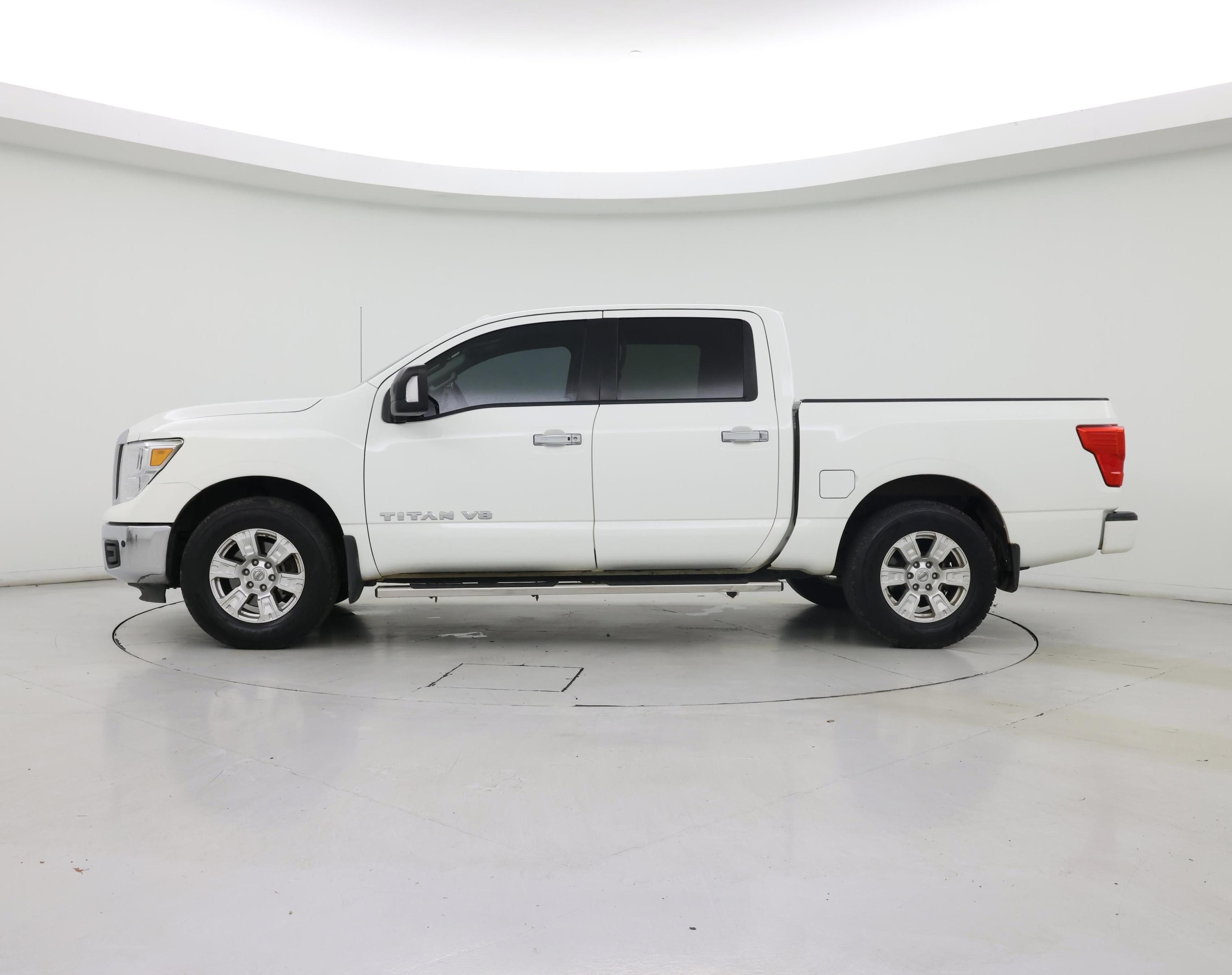 Thumbnail: 2018 Nissan Titan - 3