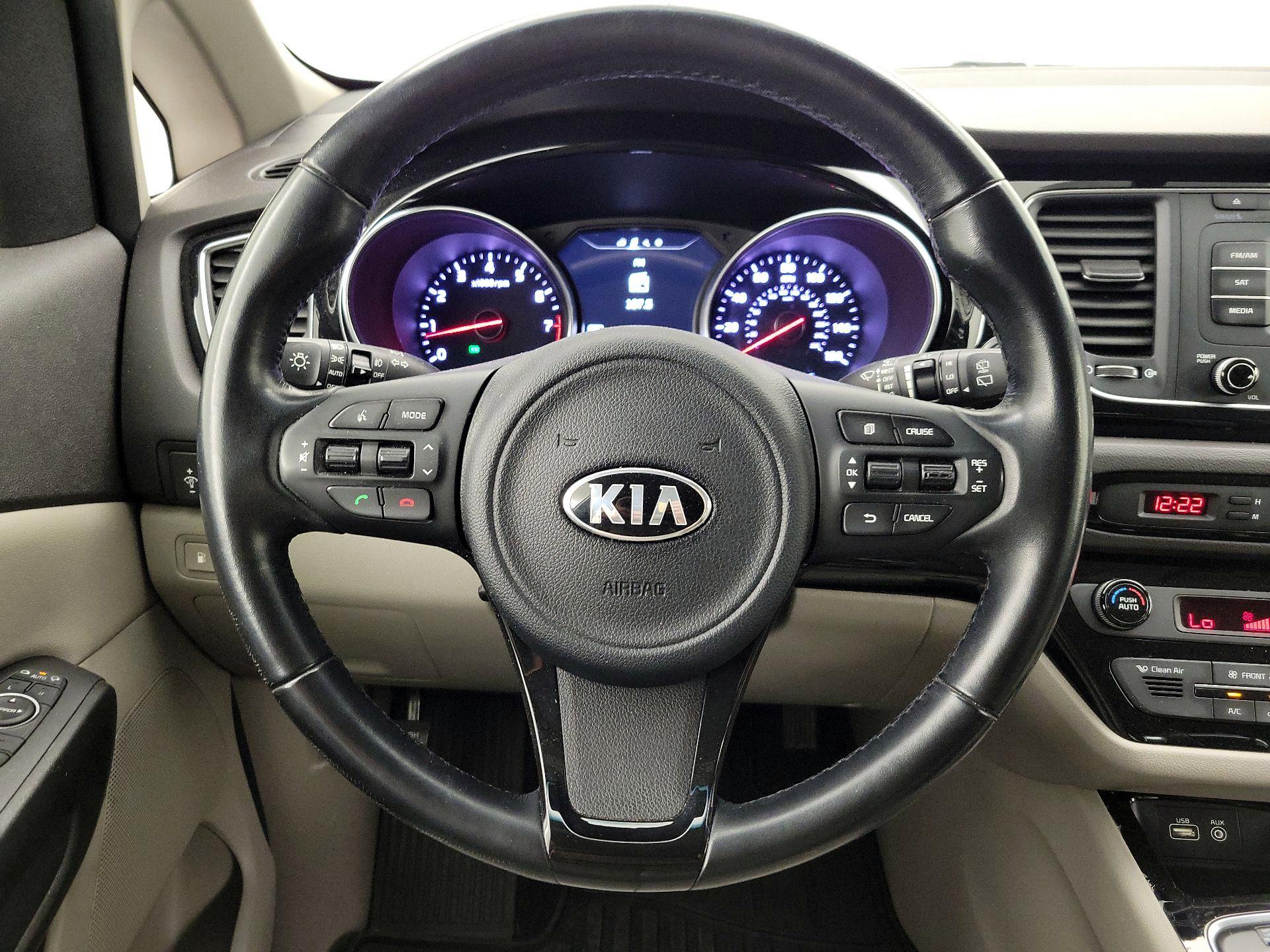 Thumbnail: 2015 Kia Sedona - 10