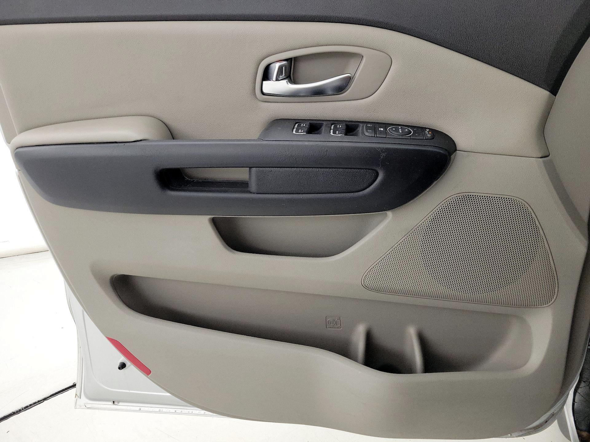 Thumbnail: 2015 Kia Sedona - 12