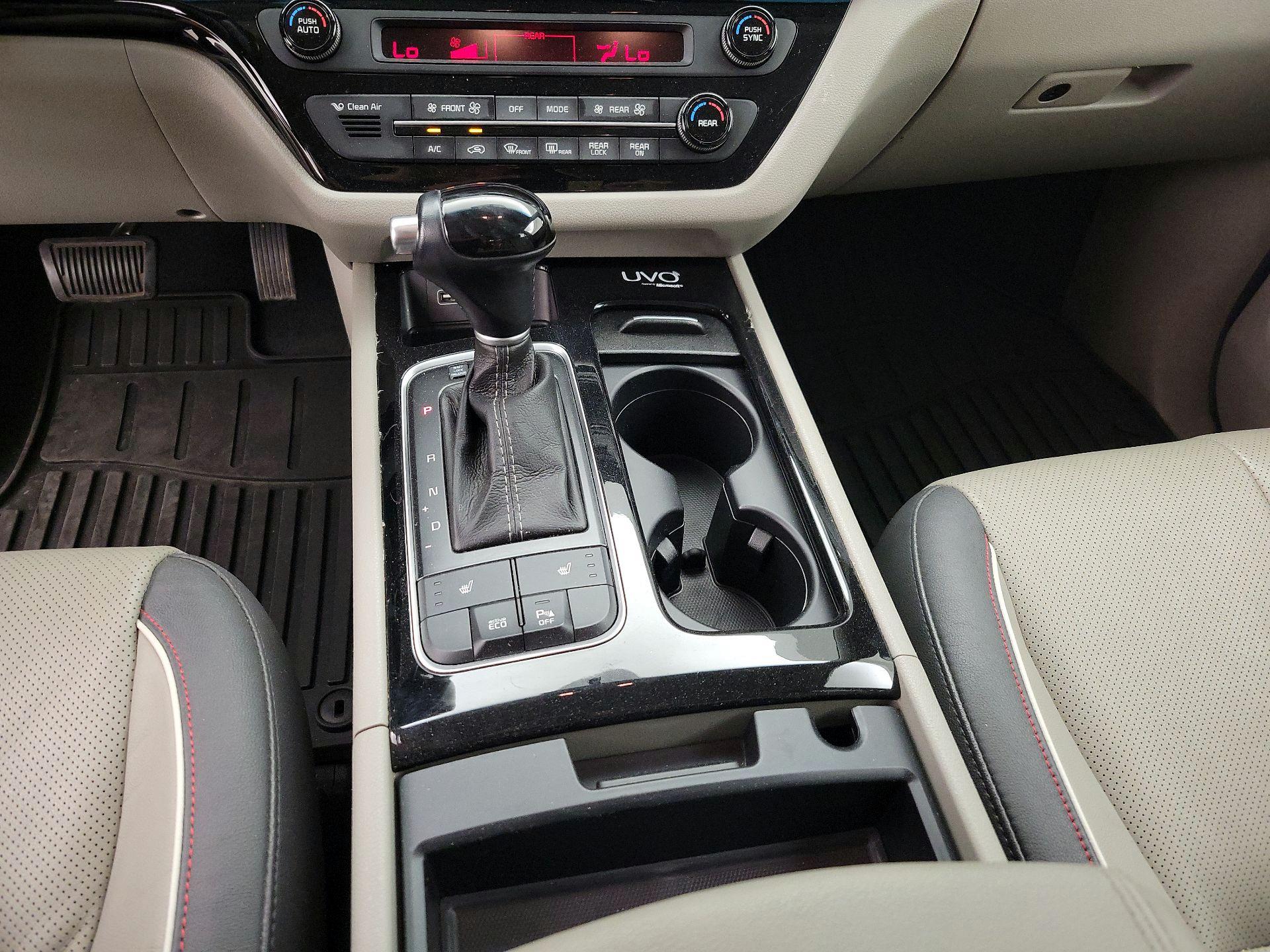 Thumbnail: 2015 Kia Sedona - 17