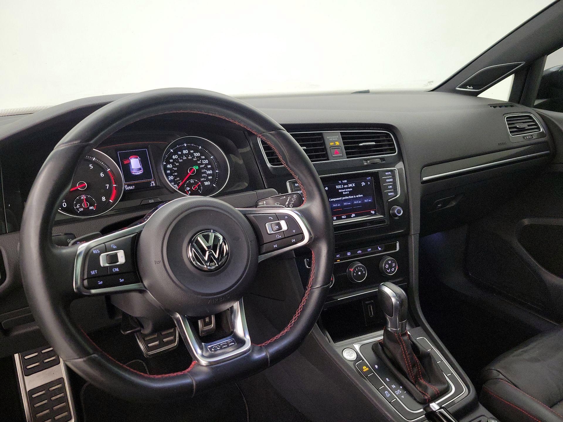 Thumbnail: 2015 Volkswagen Golf - 9