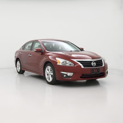 Red 2015 Nissan Altima SL