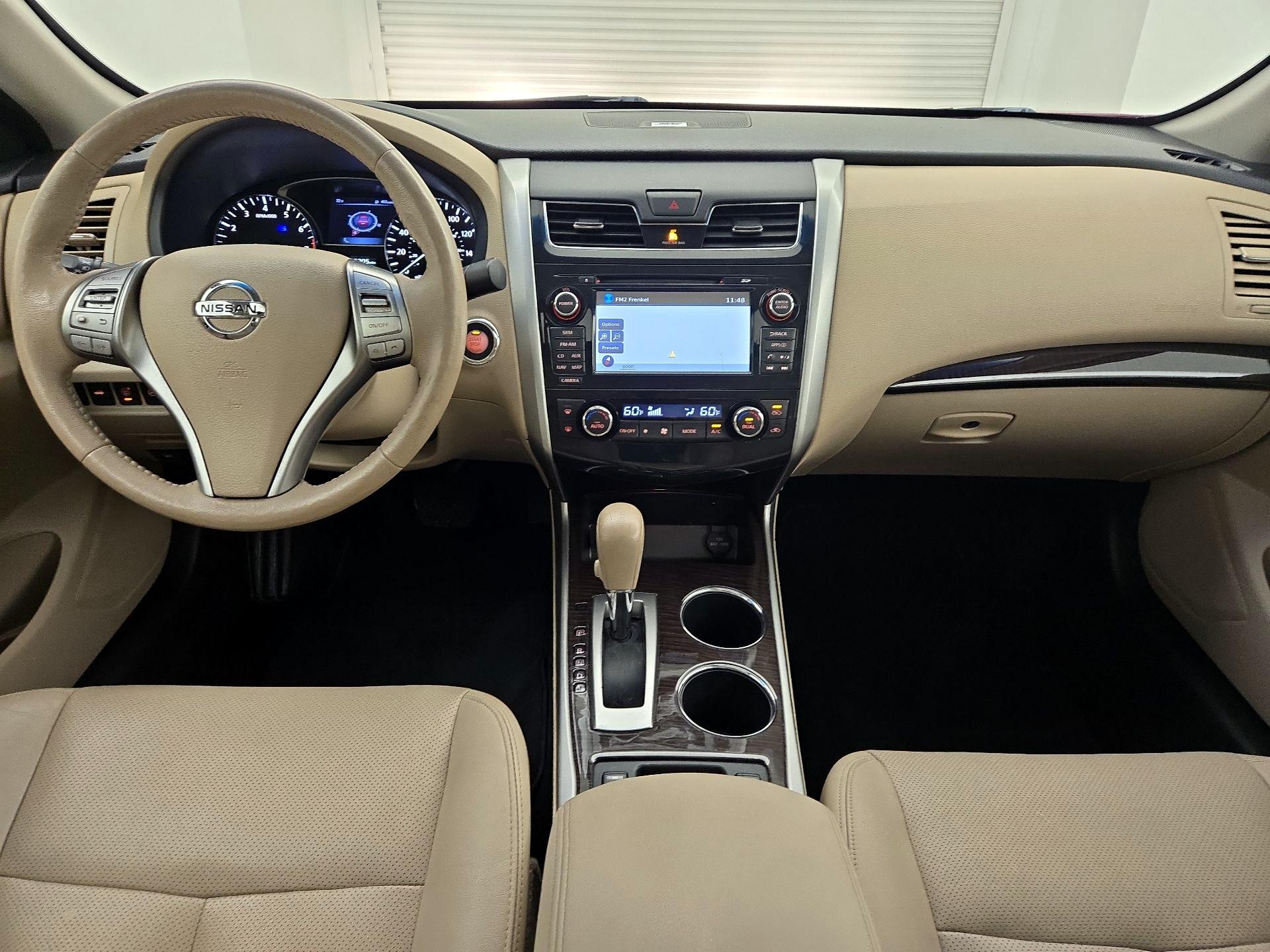 Thumbnail: 2015 Nissan Altima - 9