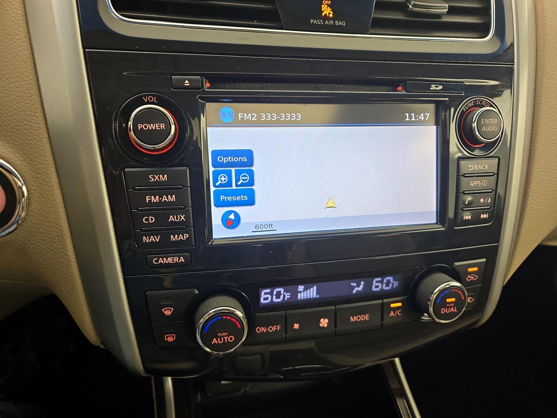 Thumbnail: 2015 Nissan Altima - 14
