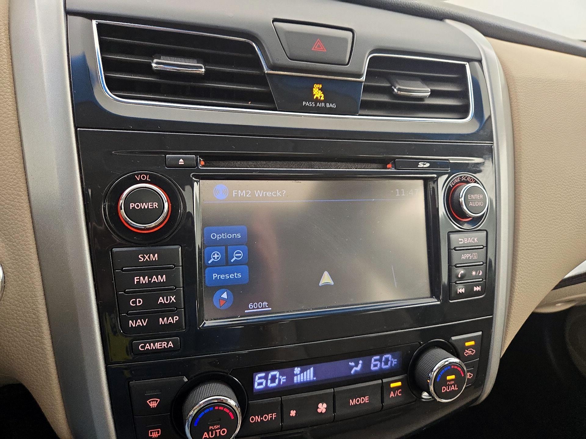 Thumbnail: 2015 Nissan Altima - 16