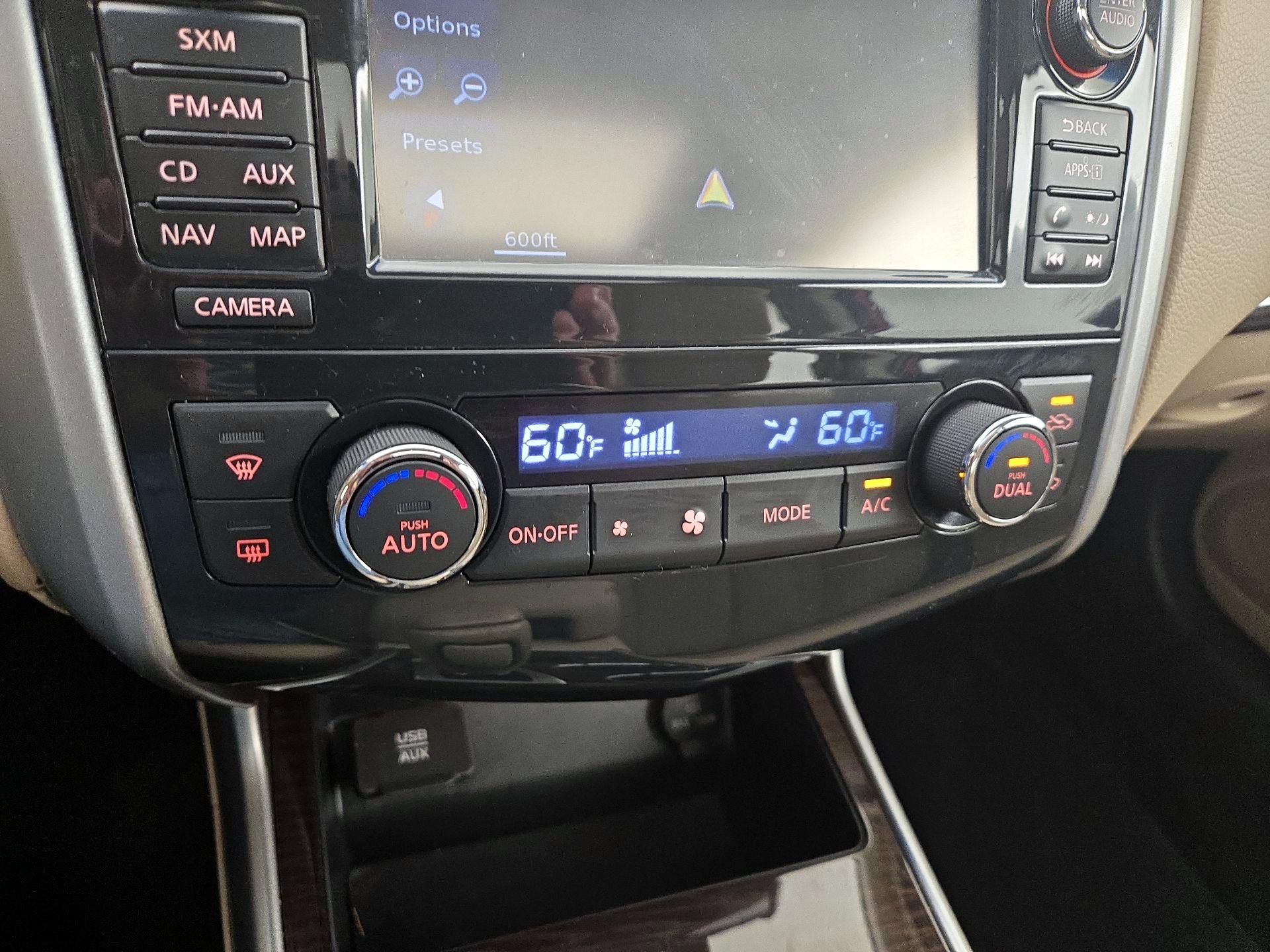 Thumbnail: 2015 Nissan Altima - 17
