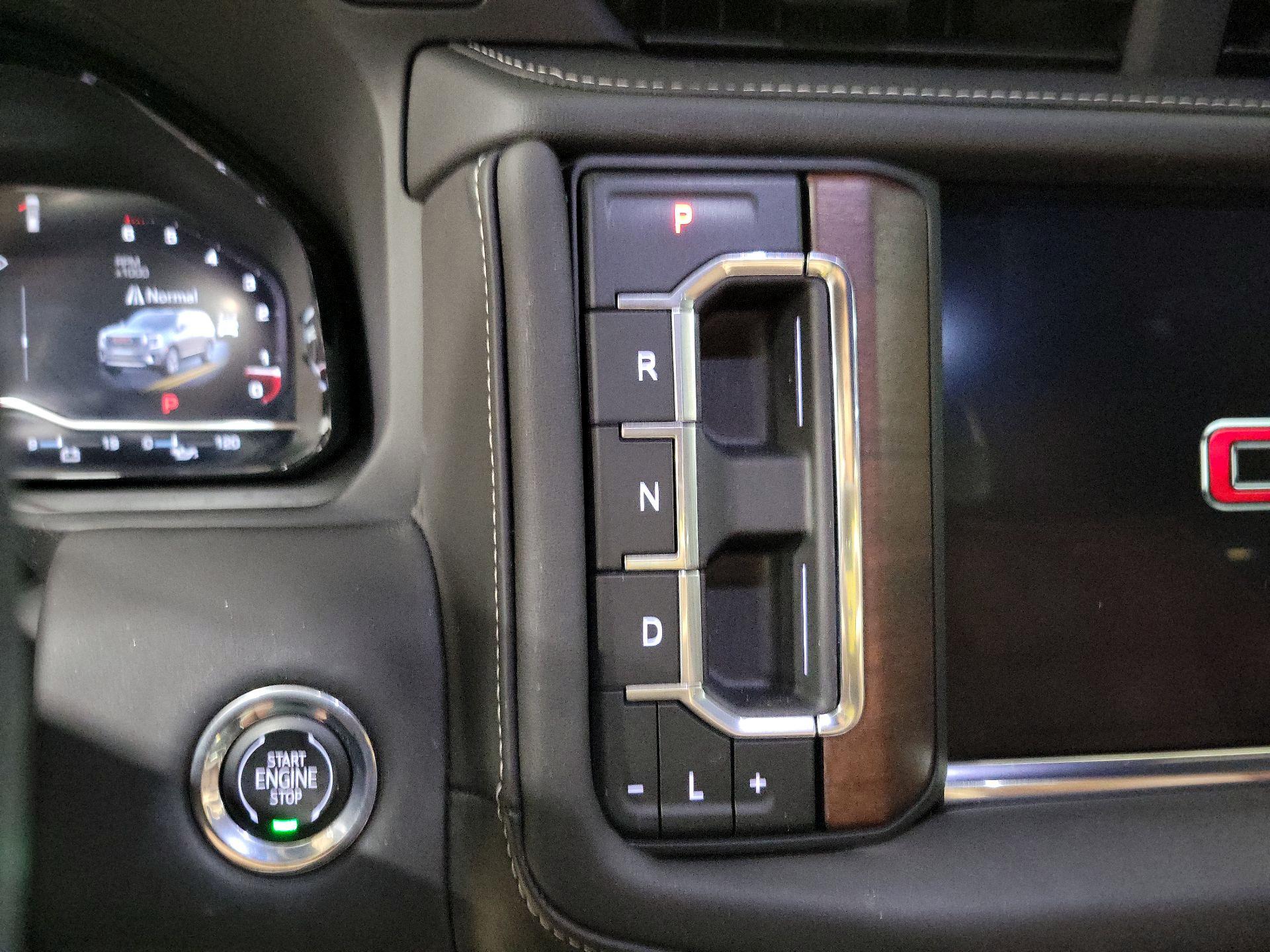 Thumbnail: 2023 GMC Yukon - 17