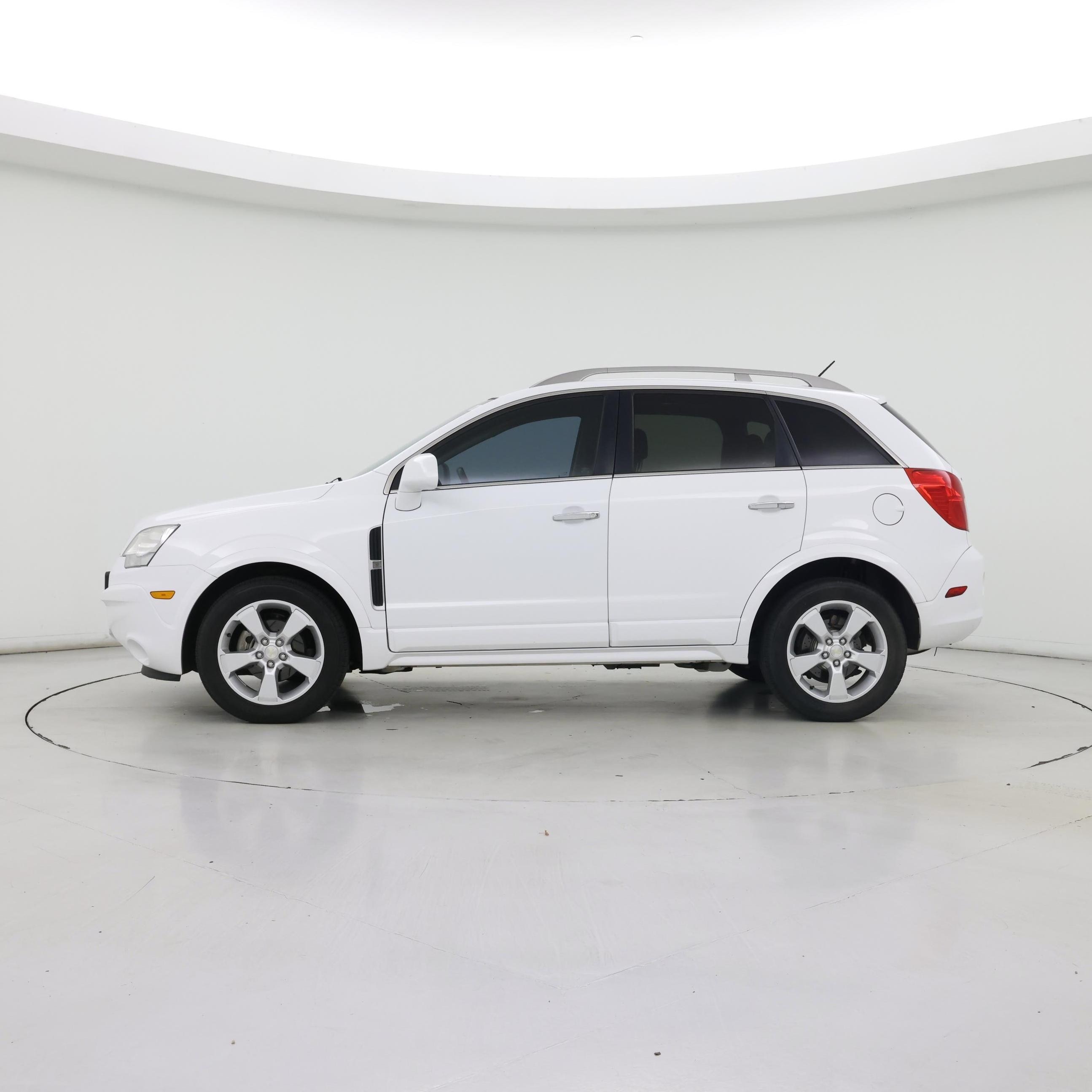 Thumbnail: 2014 Chevrolet Captiva Sport - 3