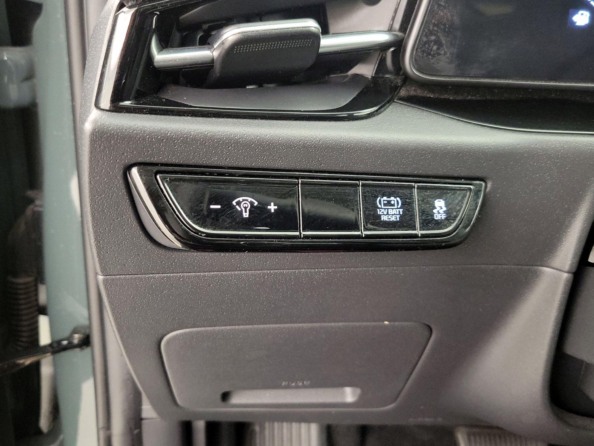 Thumbnail: 2023 Kia Niro - 13