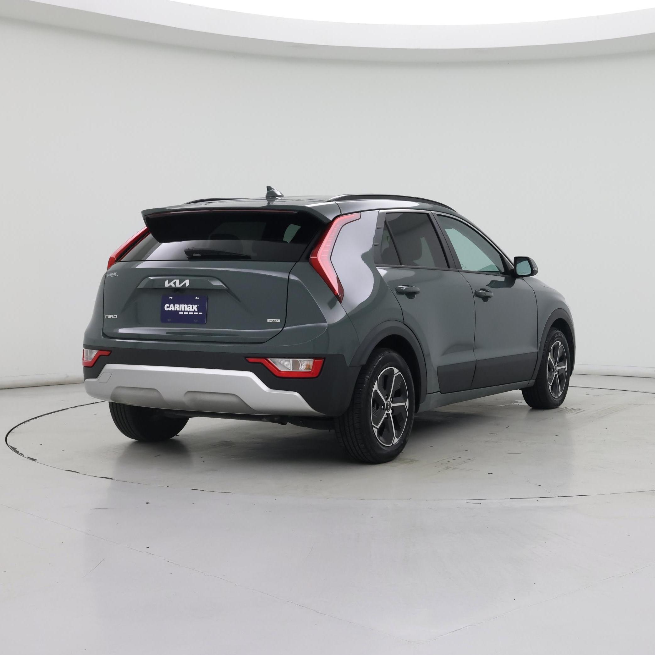 Thumbnail: 2023 Kia Niro - 8