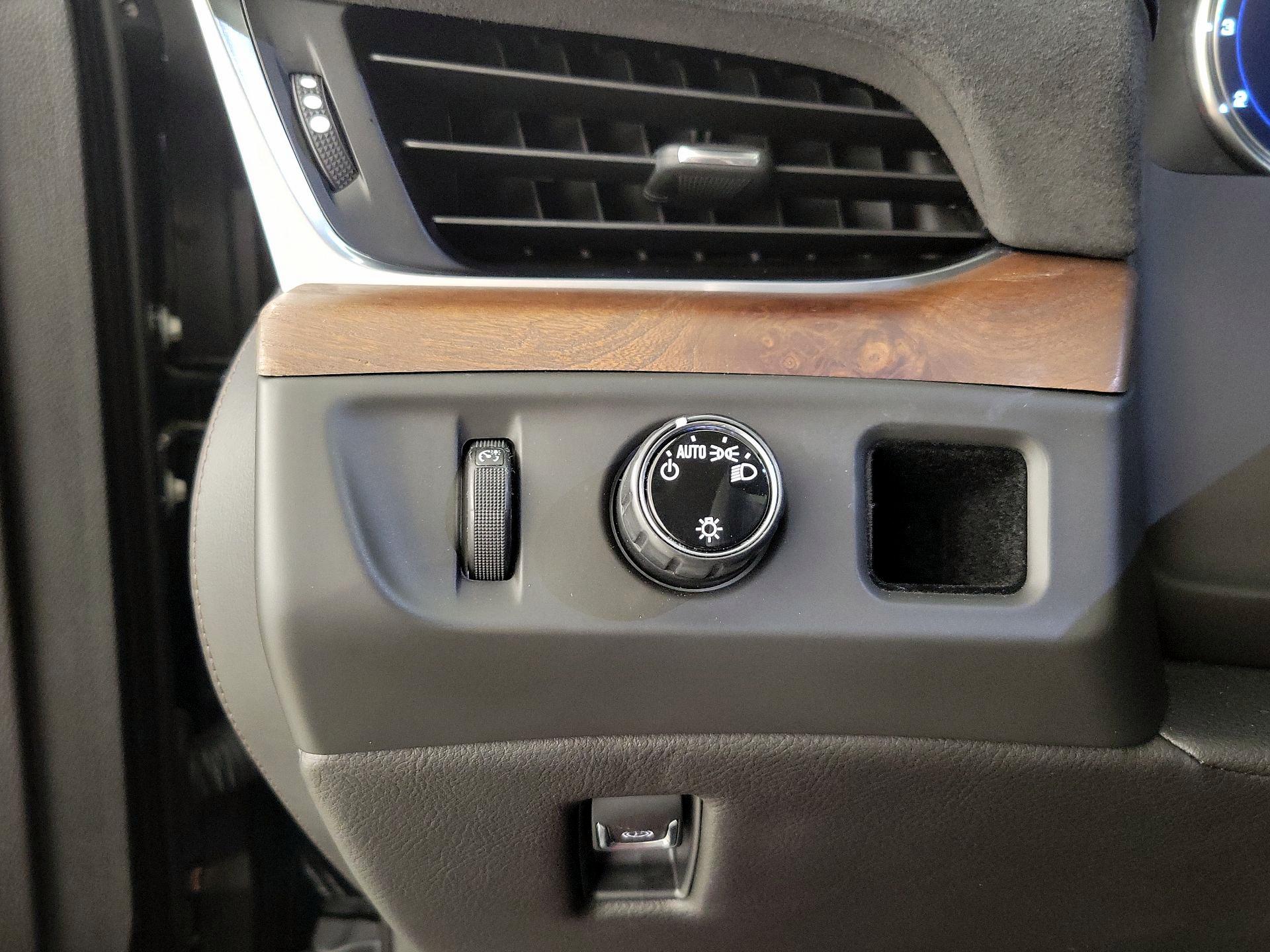 Thumbnail: 2018 Cadillac Escalade - 13